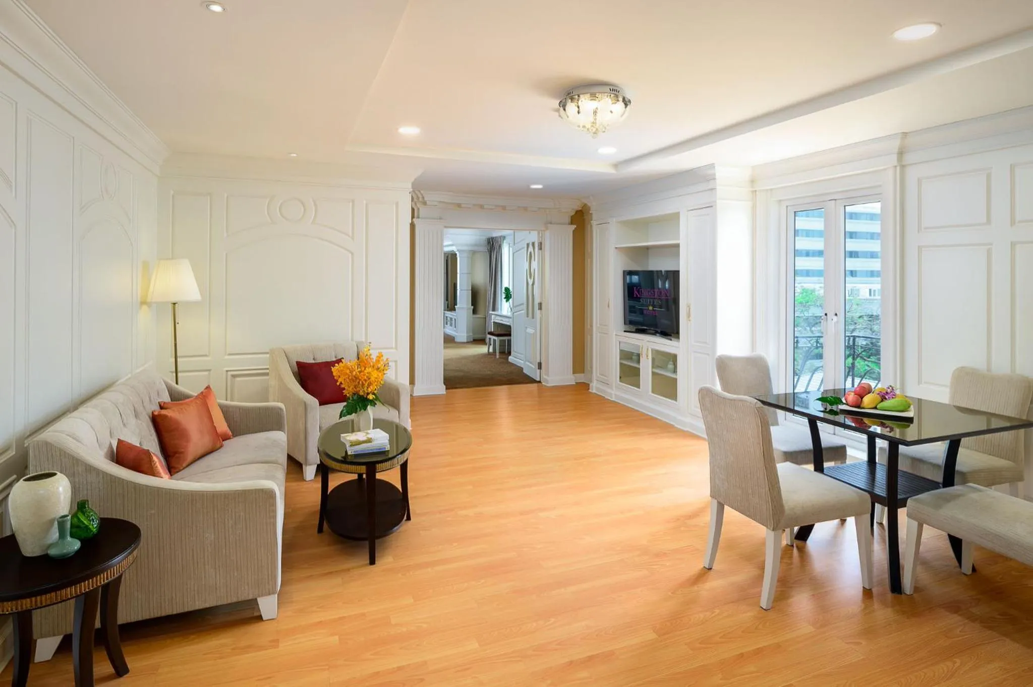 Living room, Seating Area in Royal President Bangkok