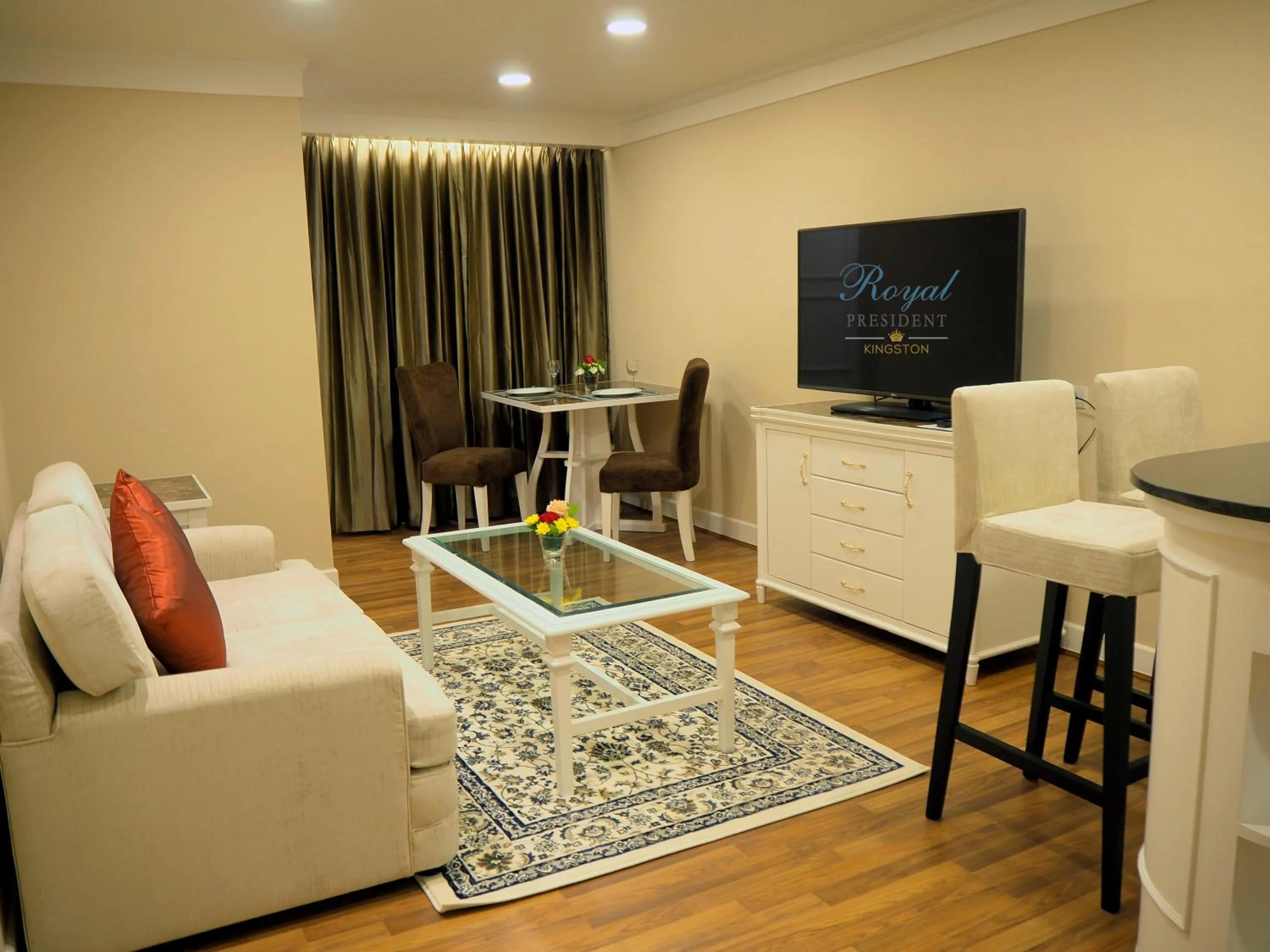 Living room, Seating Area in Royal President Bangkok