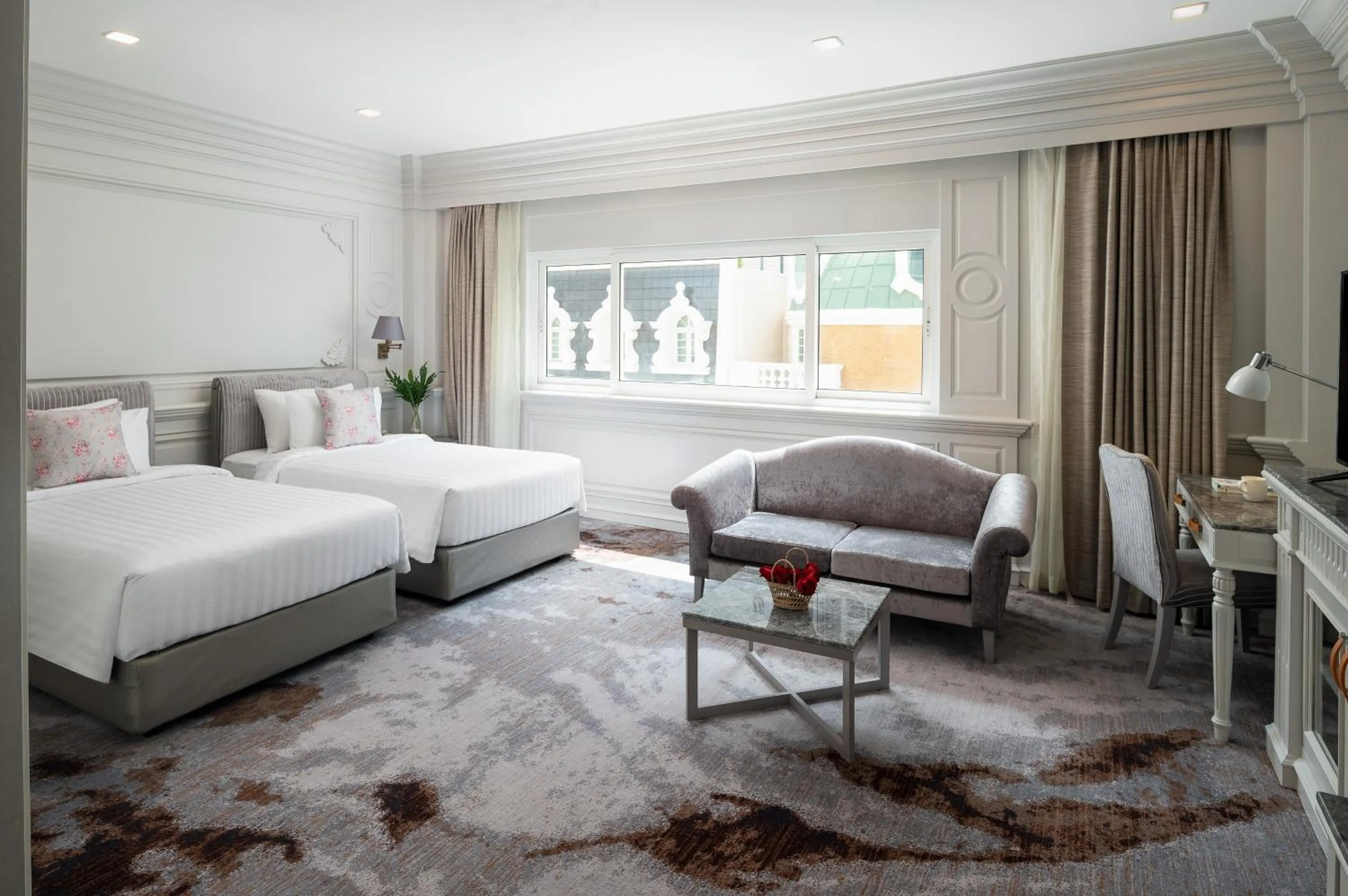 Bed in Royal President Bangkok