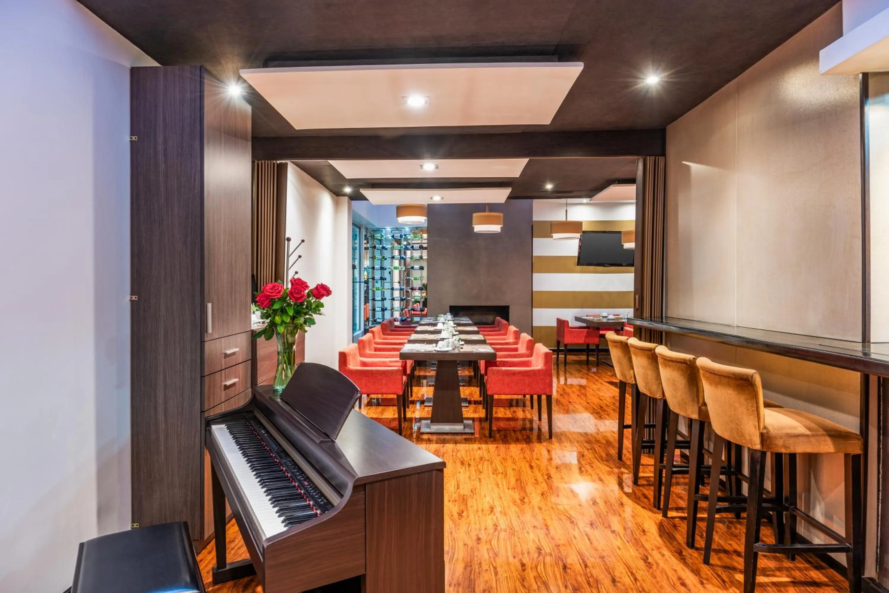 Restaurant/places to eat in Hotel Jazz Apartments