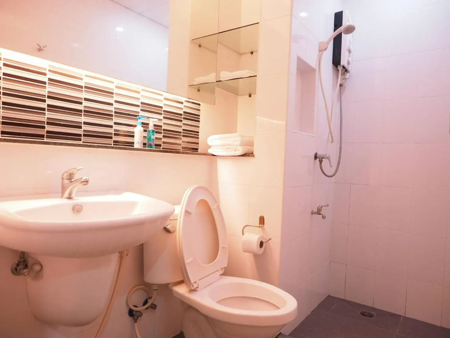 Shower in Baan mek mok