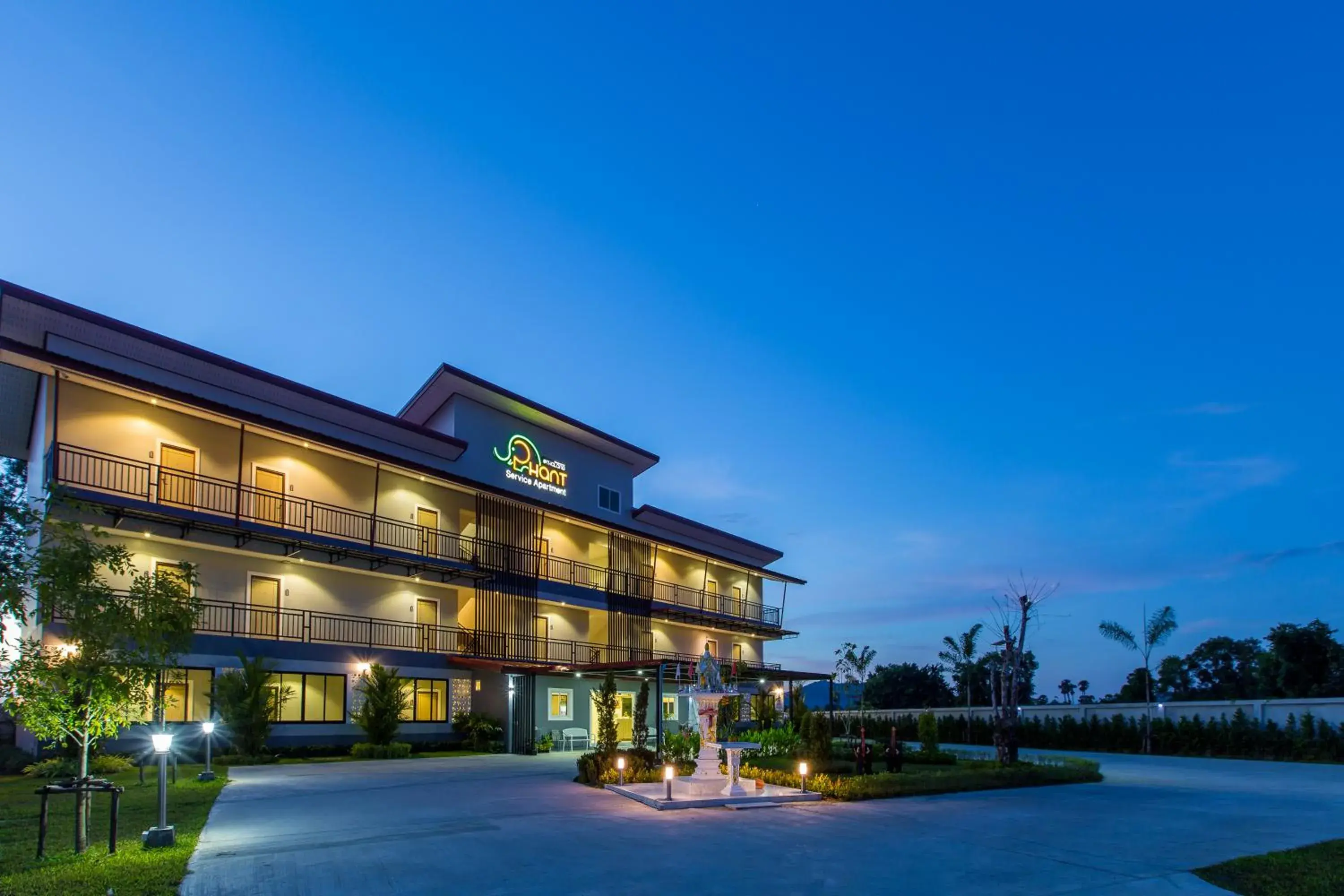 Property building in Phant at Thalang Service Apartment Property building in Phant at Thalang Service Apartment
