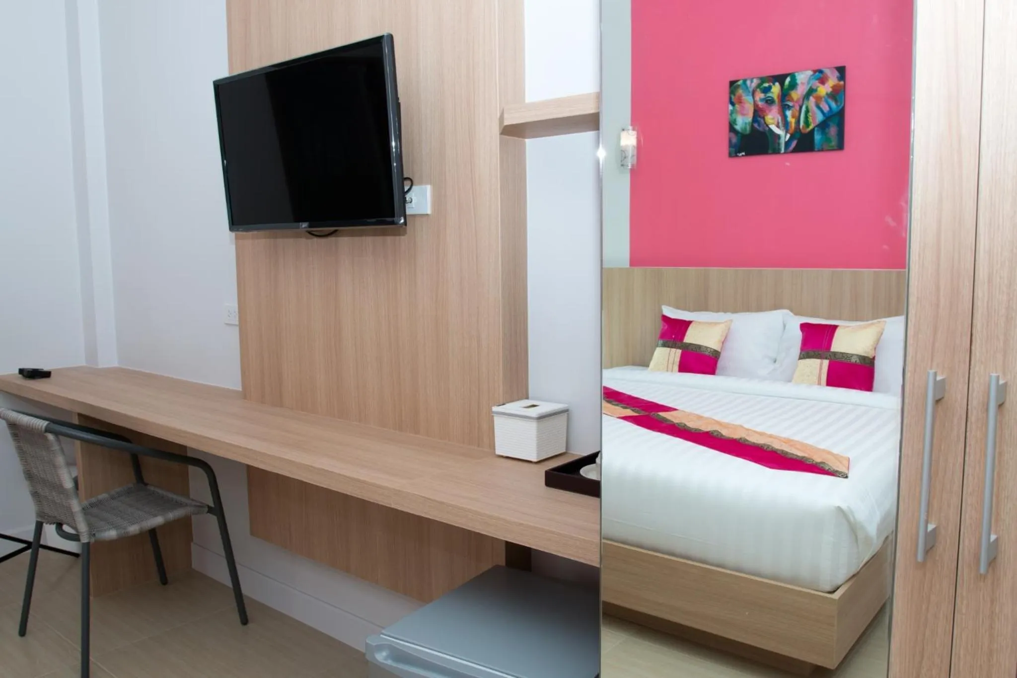 Bed in Phant at Thalang Service Apartment