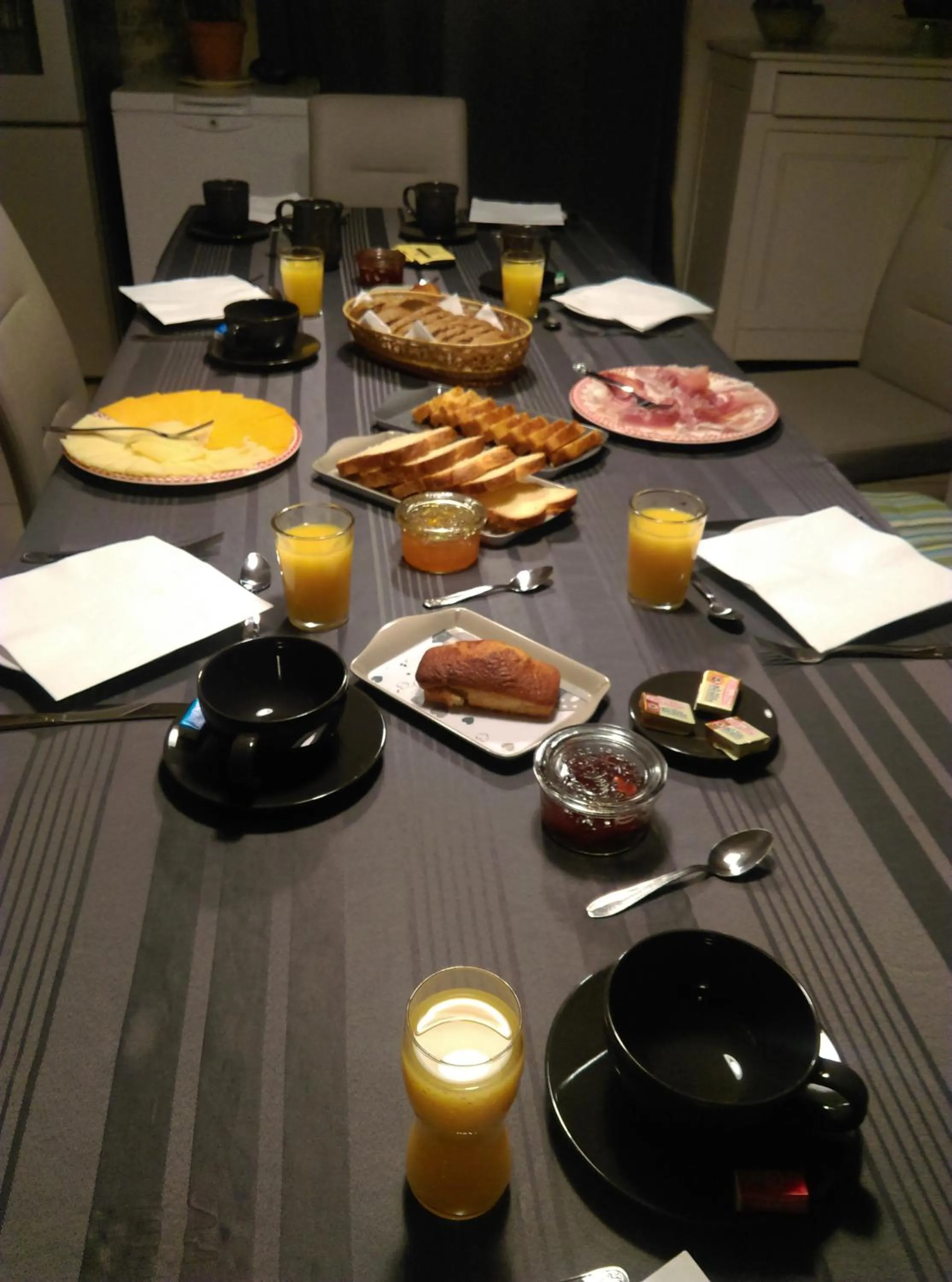 Breakfast in Ode au Bonheur St Georges sur Cher