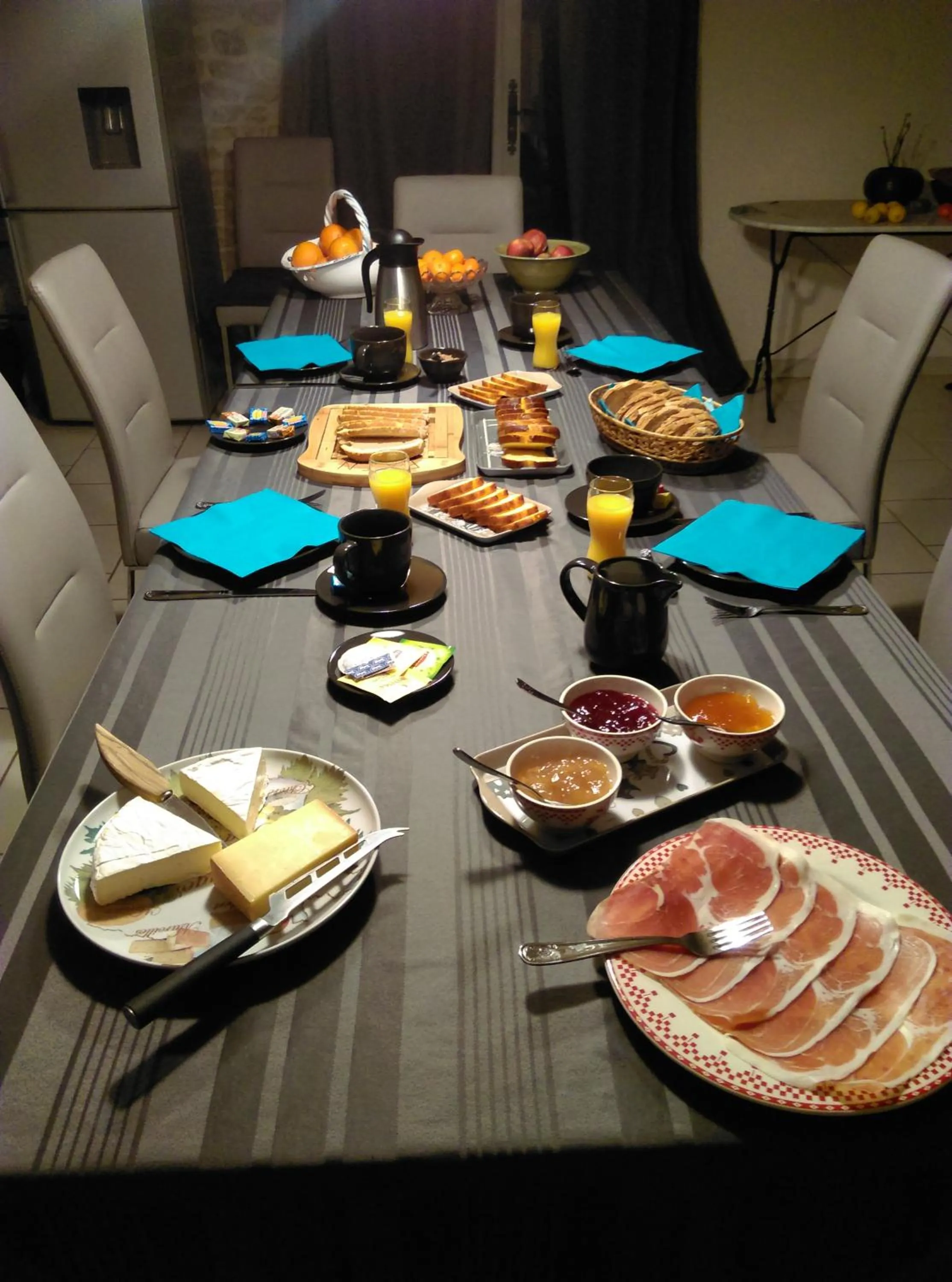 Breakfast in Ode au Bonheur St Georges sur Cher