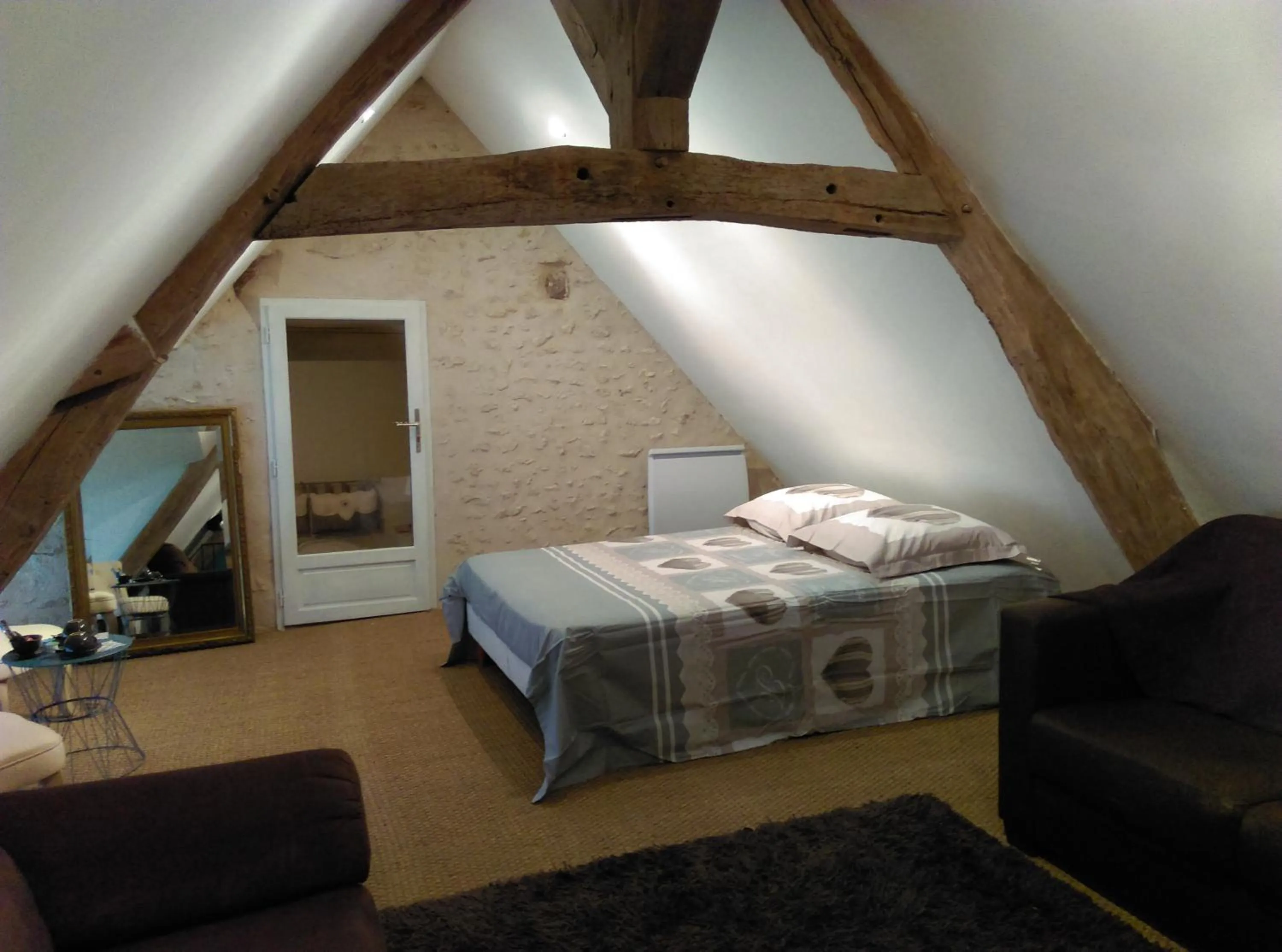 Photo of the whole room in Ode au Bonheur St Georges sur Cher