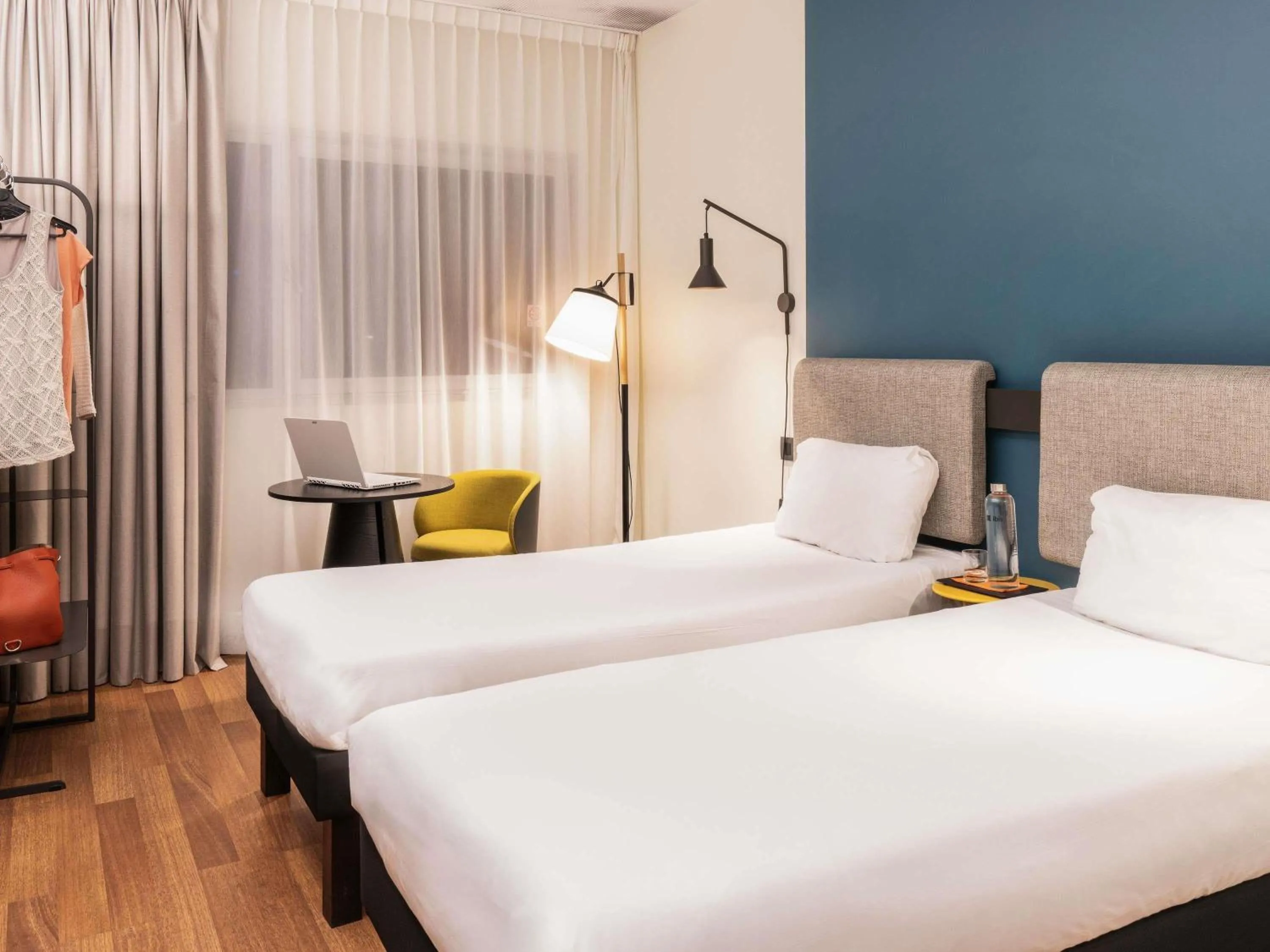 Bedroom, Bed in Ibis Madrid Aeropuerto Barajas