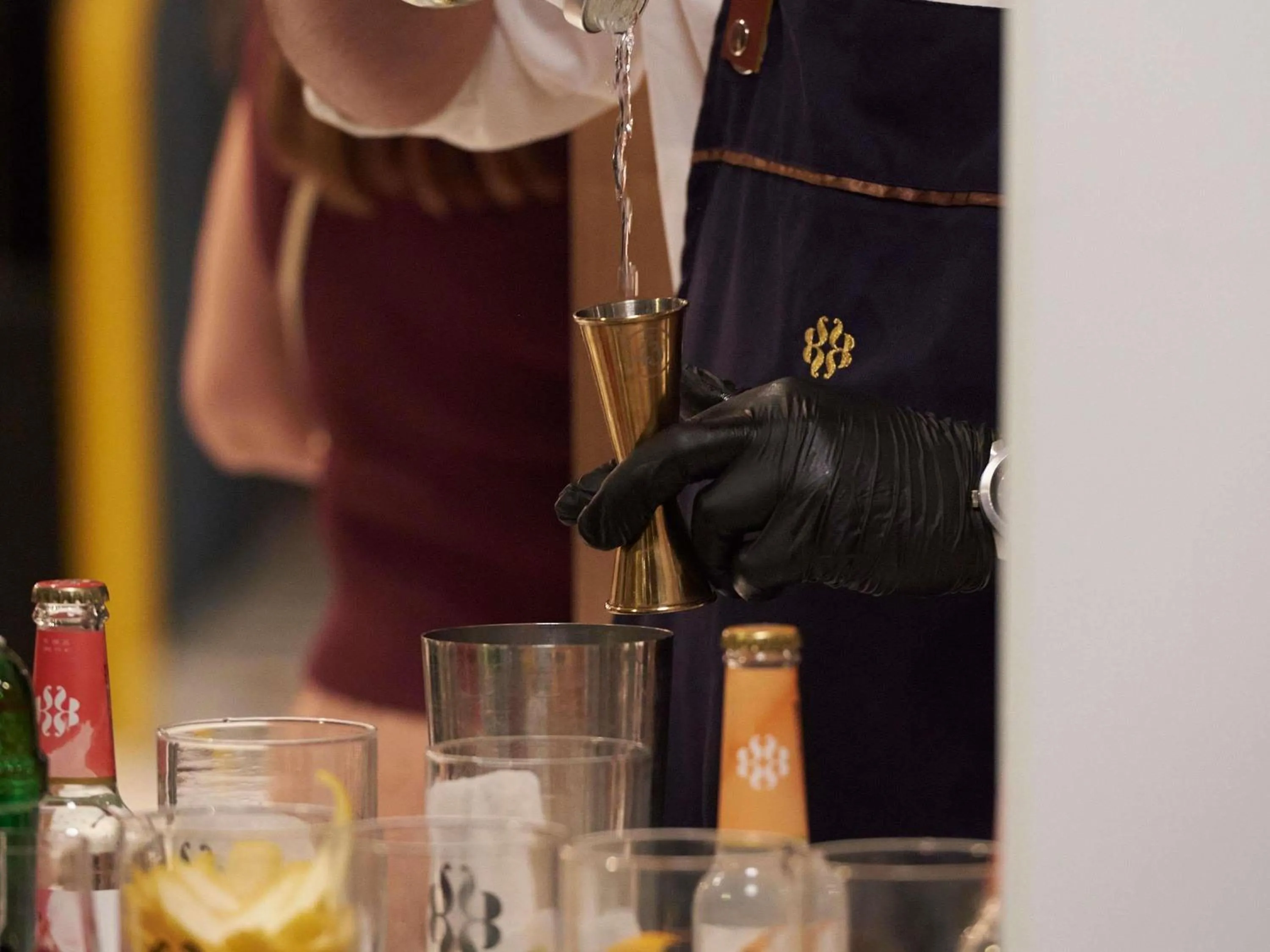 Lounge or bar in Ibis Madrid Aeropuerto Barajas