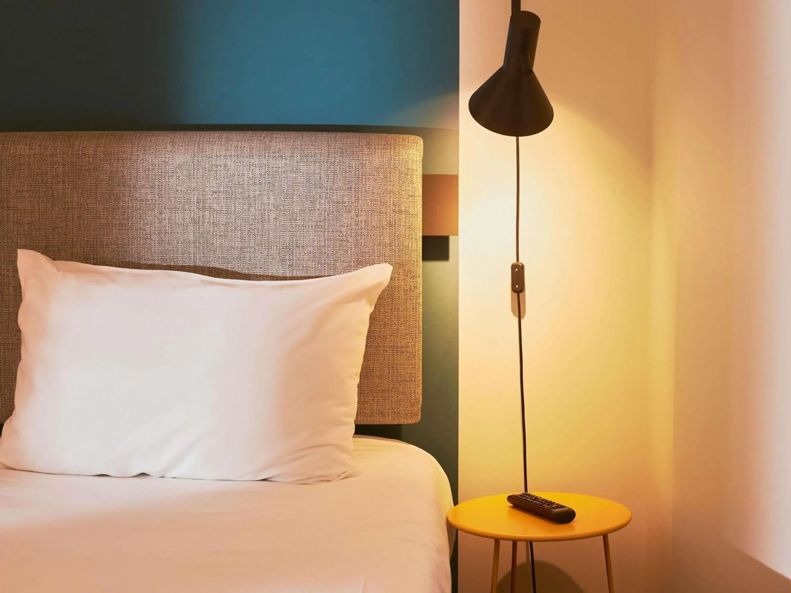 Bedroom, Bed in Ibis Madrid Aeropuerto Barajas Bedroom, Bed in Ibis Madrid Aeropuerto Barajas