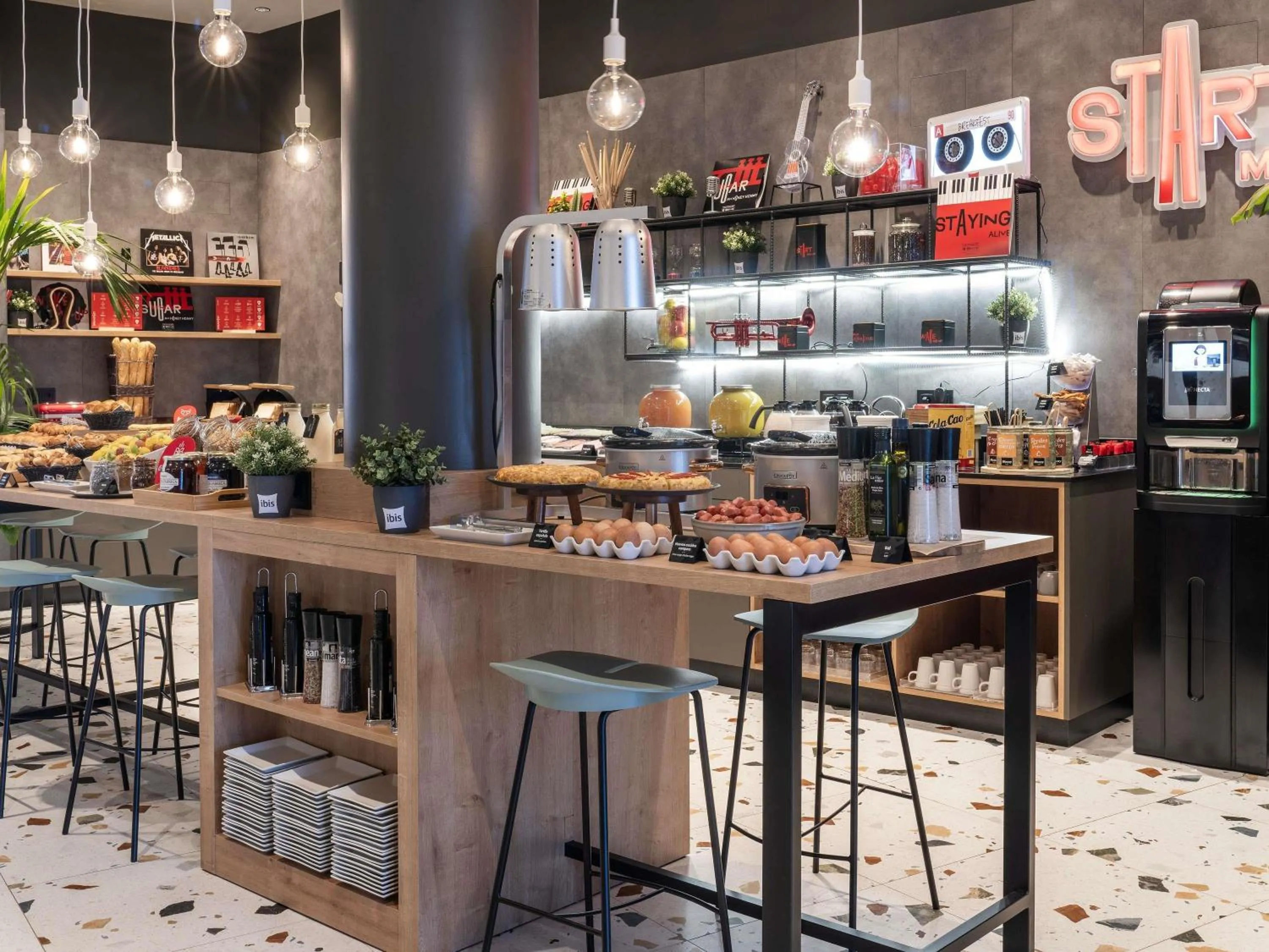 Breakfast in Ibis Madrid Aeropuerto Barajas