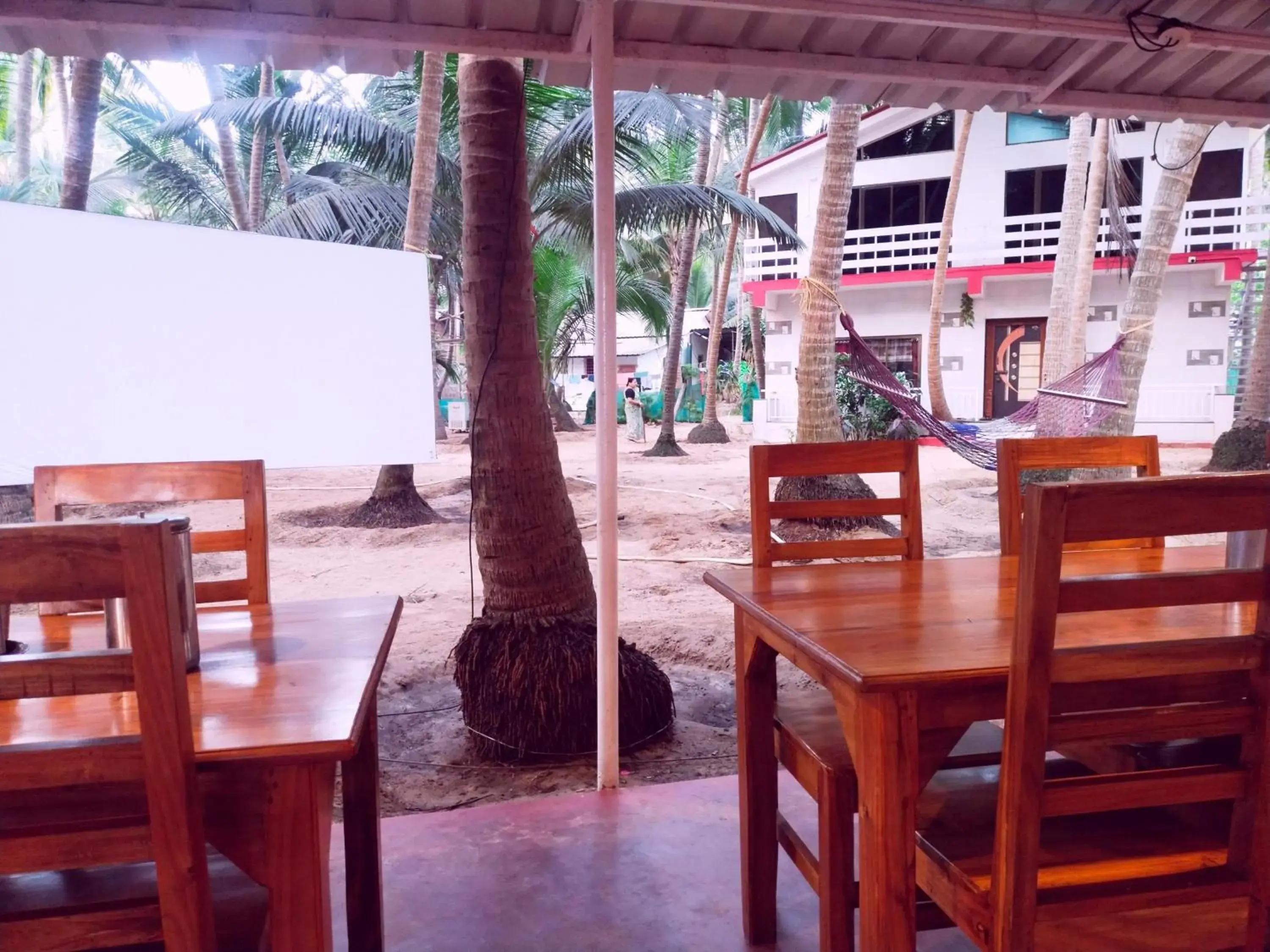 Restaurant/places to eat in Samant Beach Resort Restaurant/places to eat in Samant Beach Resort