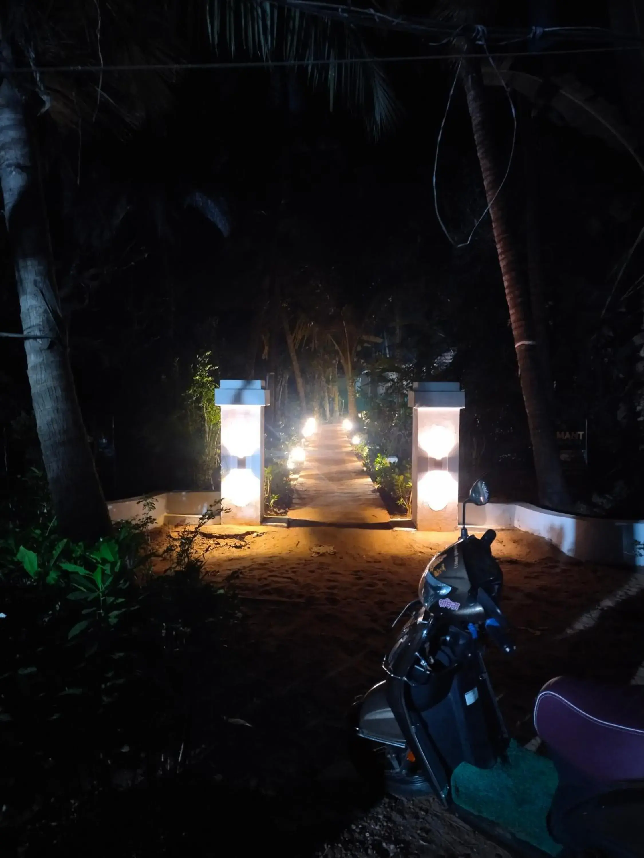 Facade/entrance in Samant Beach Resort Facade/entrance in Samant Beach Resort