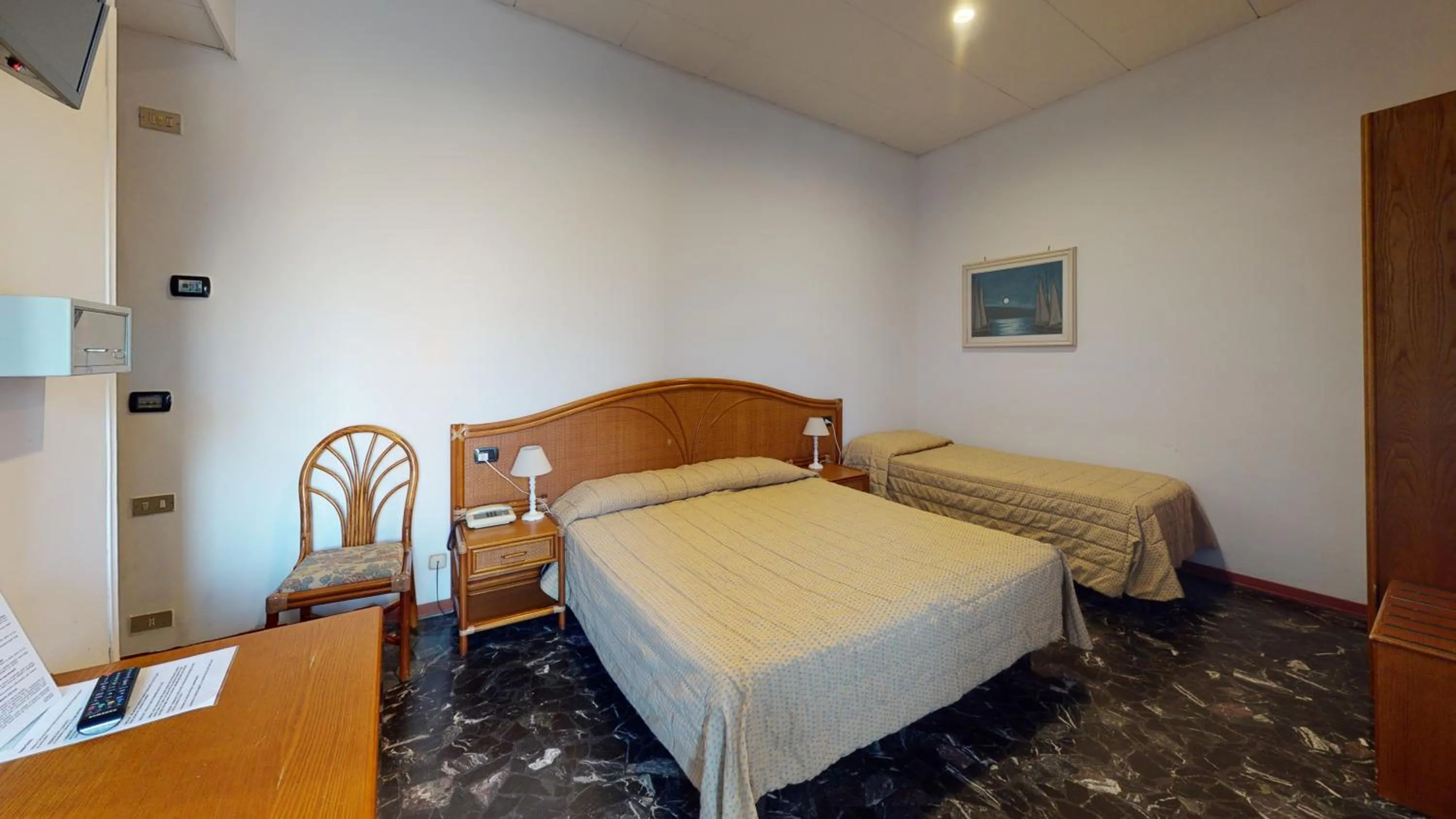 Photo of the whole room, Bed in Hotel Zunino