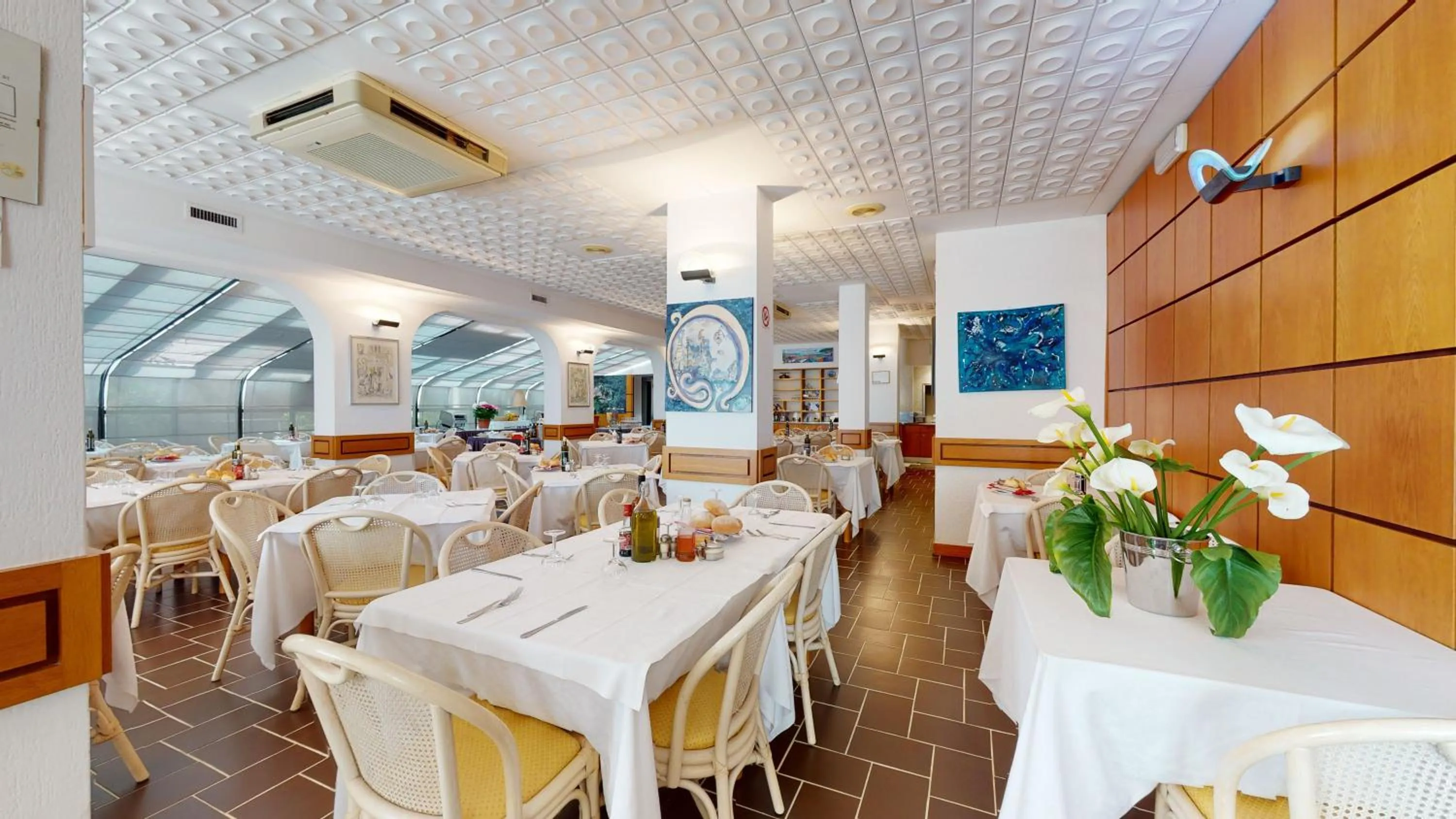 Restaurant/places to eat in Hotel Zunino
