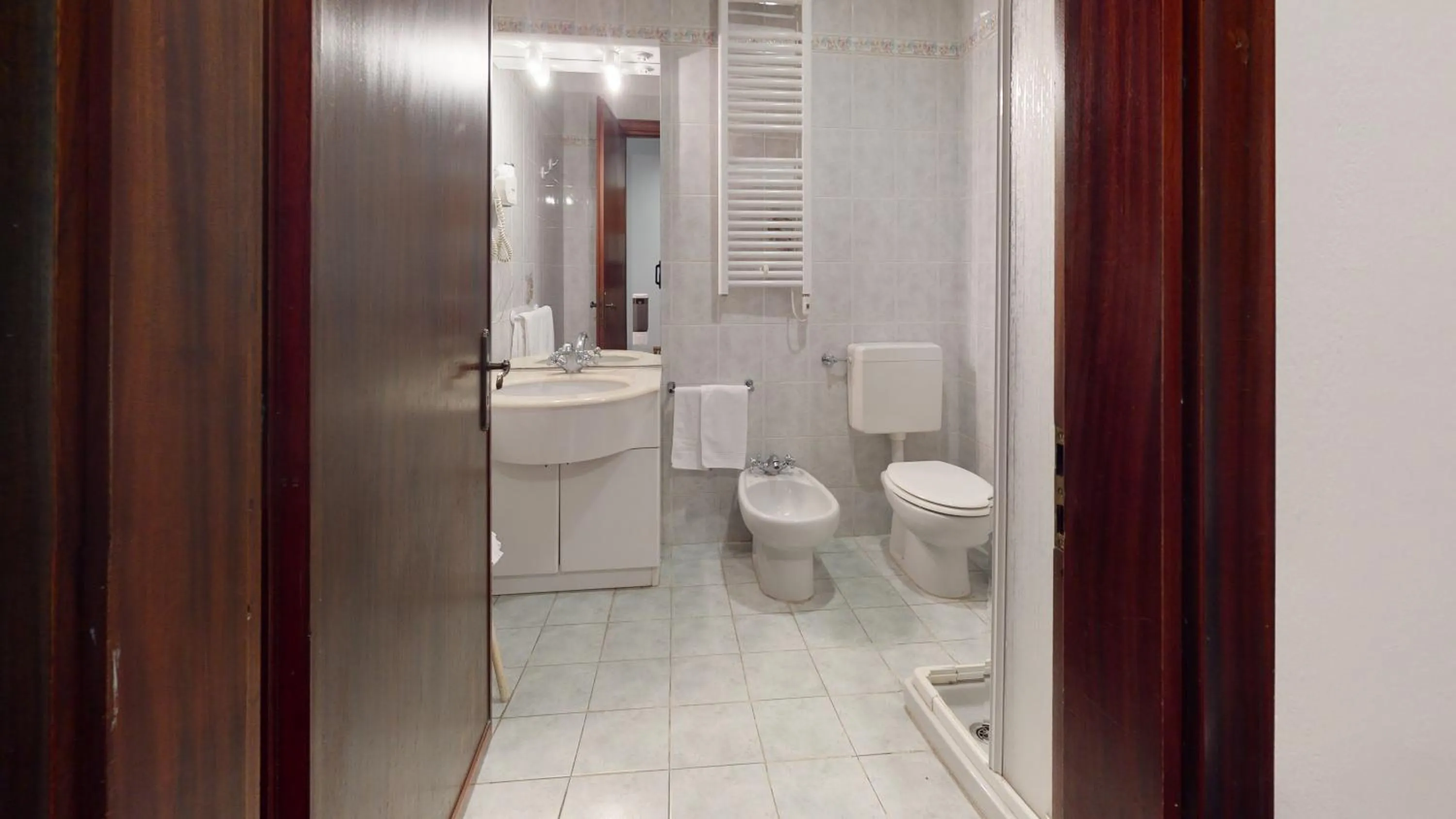 Shower in Hotel Zunino