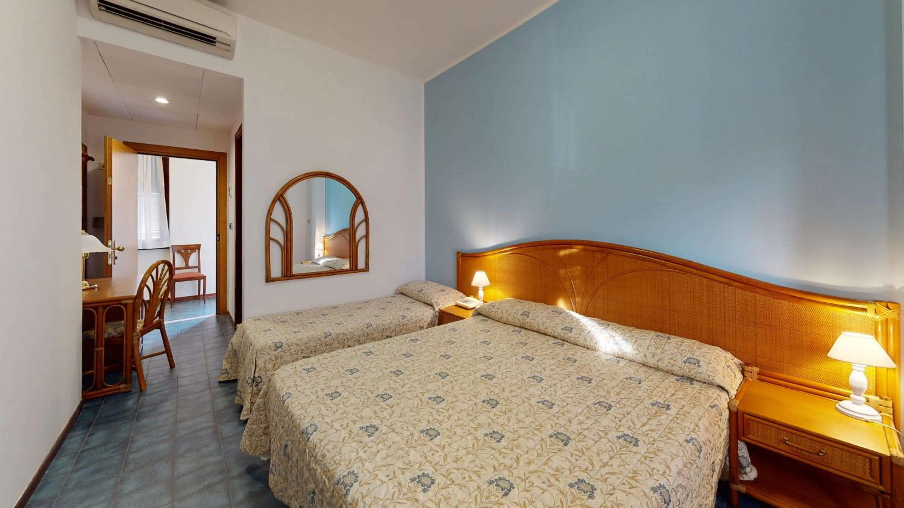 Photo of the whole room, Bed in Hotel Zunino