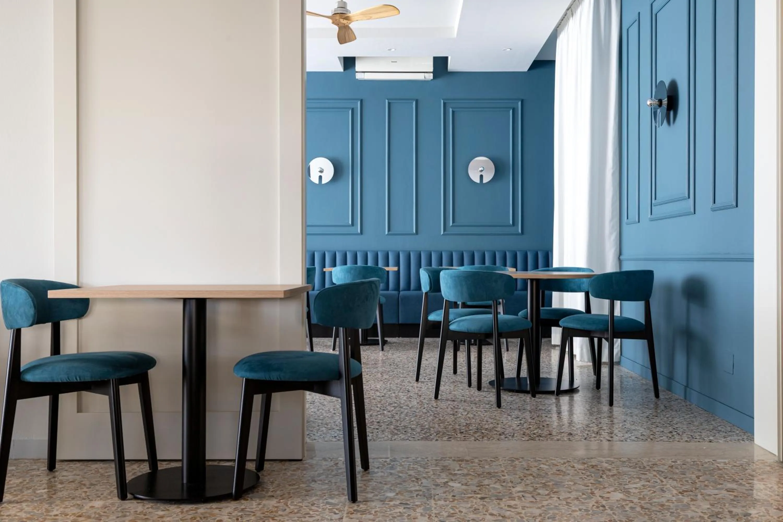 Restaurant/places to eat in Hotel Gemma