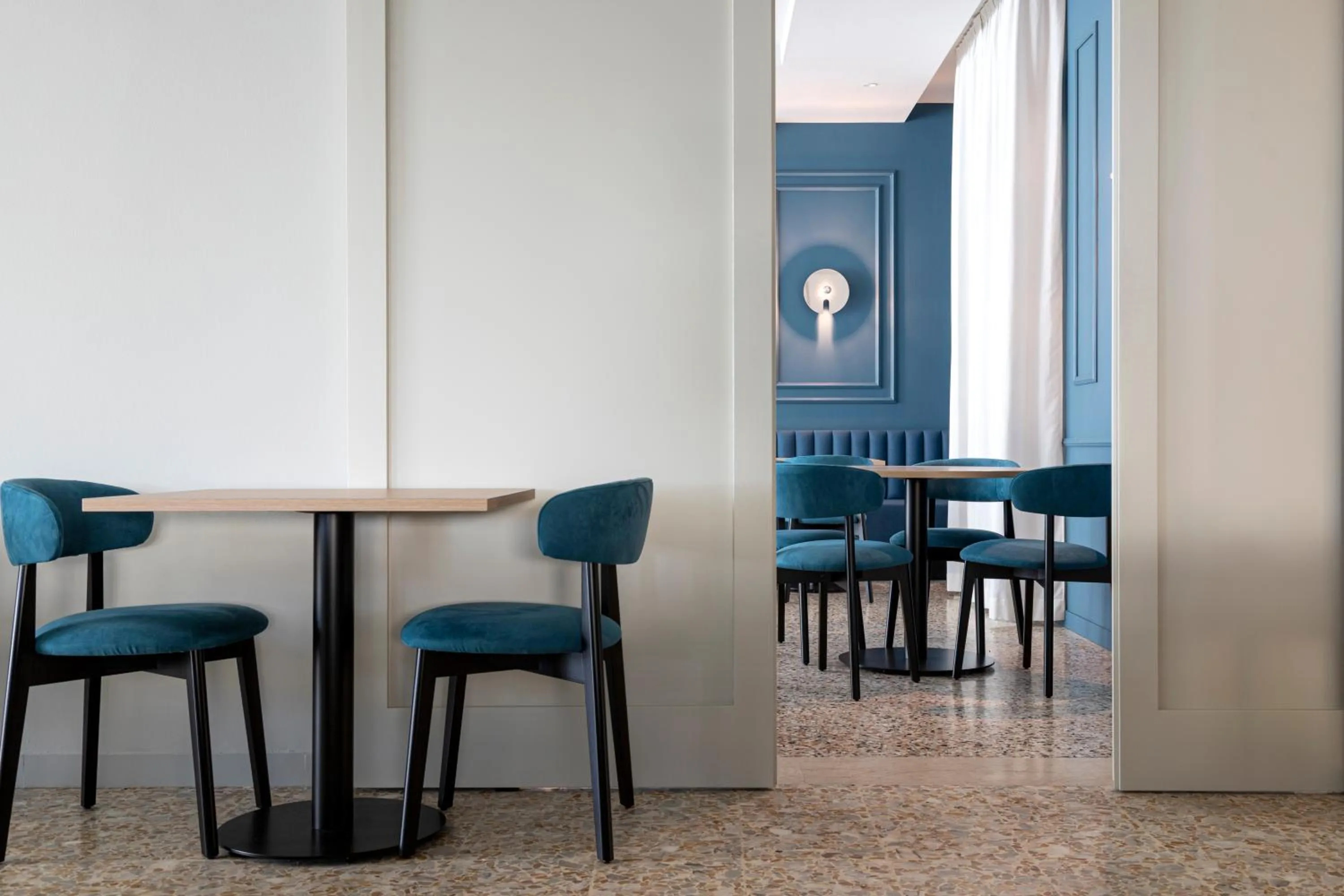 Restaurant/places to eat in Hotel Gemma