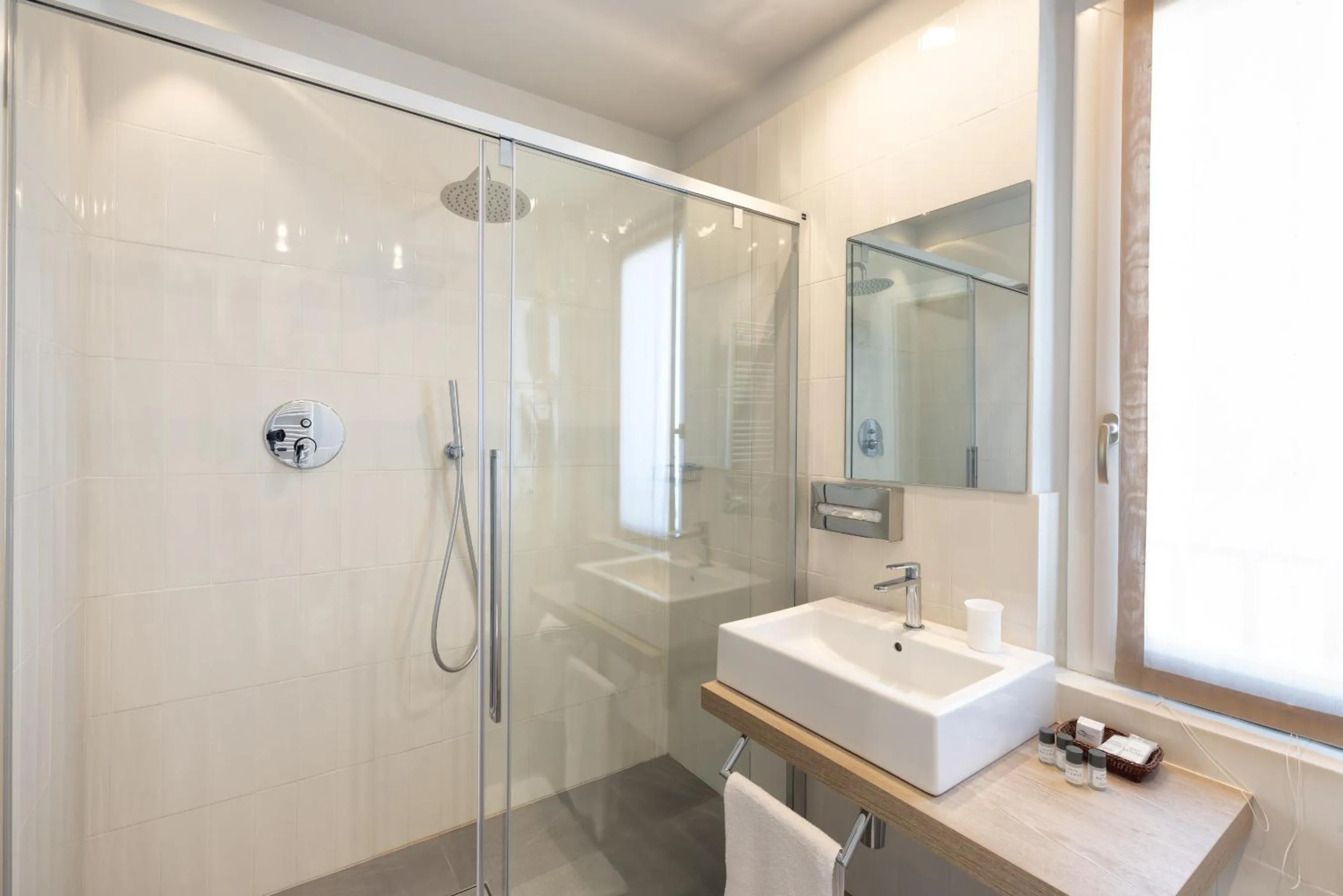 Bathroom in Hotel Gemma