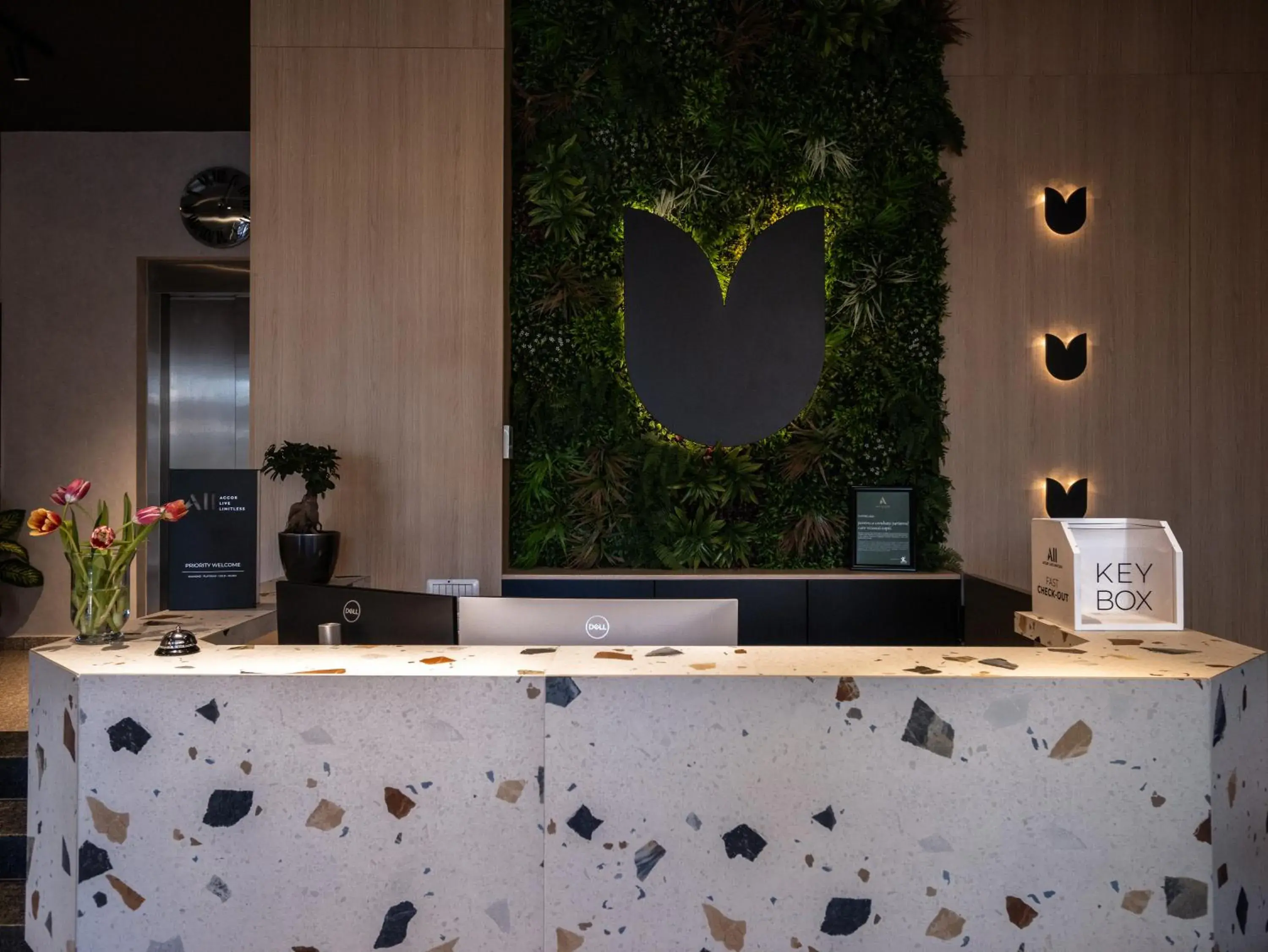 Lobby or reception in ibis Styles Pitesti Arges Lobby or reception in ibis Styles Pitesti Arges