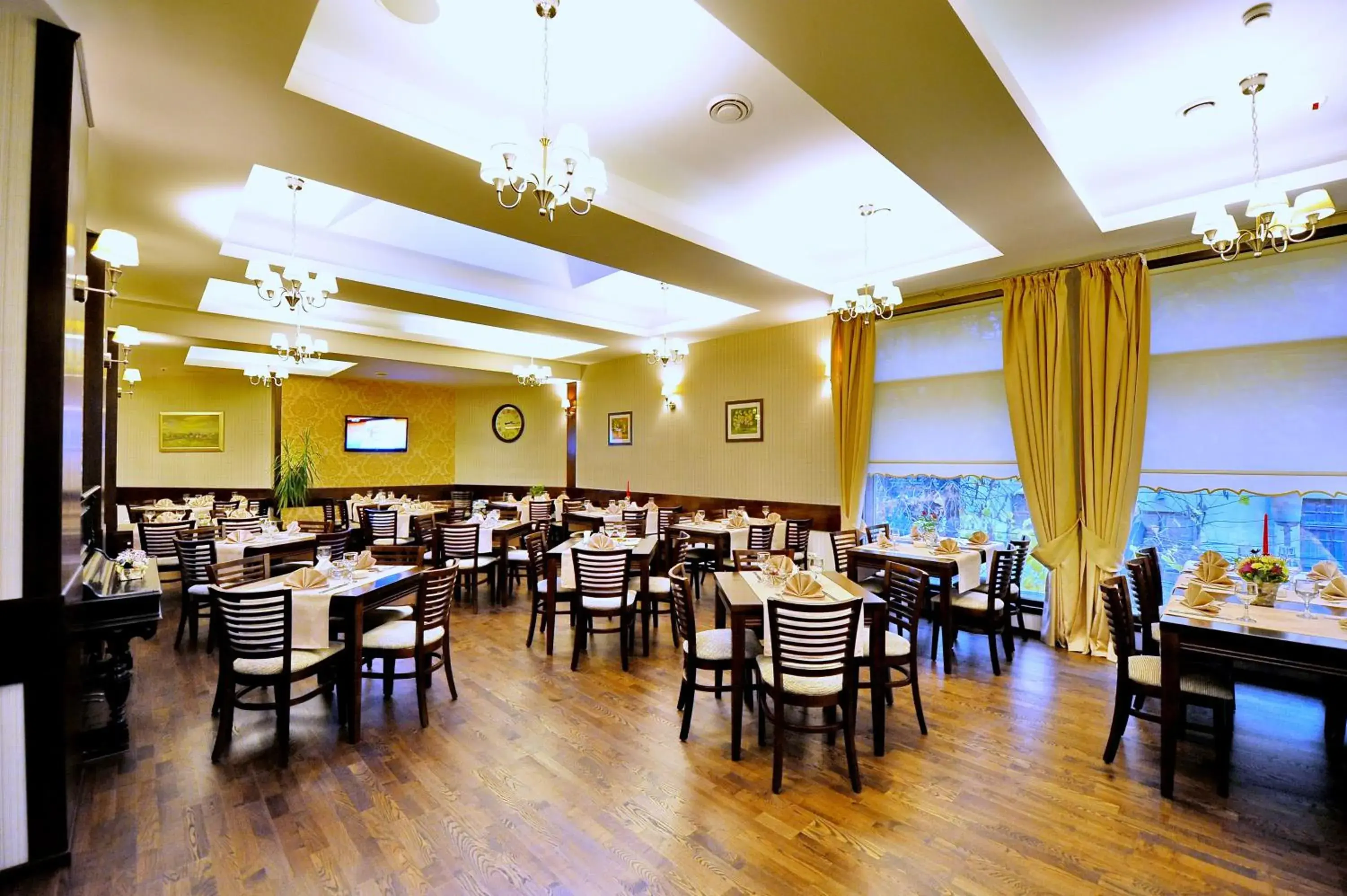 Restaurant/places to eat in ibis Styles Pitesti Arges Restaurant/places to eat in ibis Styles Pitesti Arges
