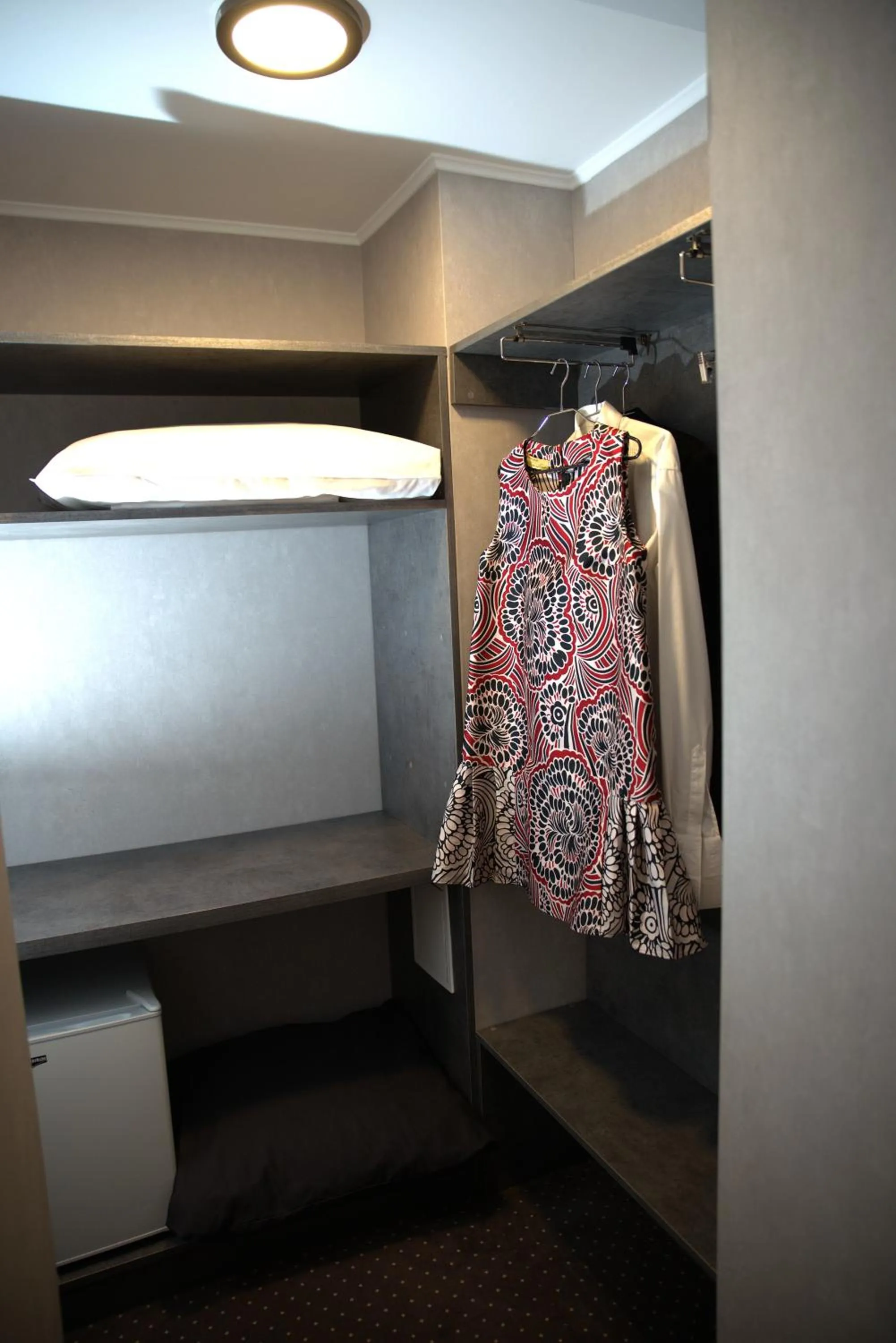 minibar in ibis Styles Pitesti Arges