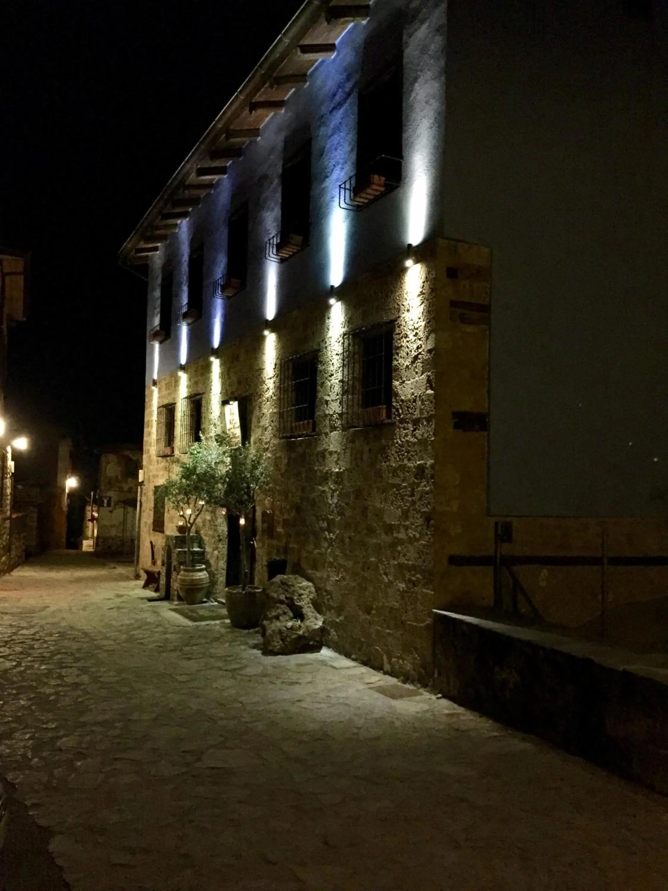 Facade/entrance in Varosi 4 Seasons