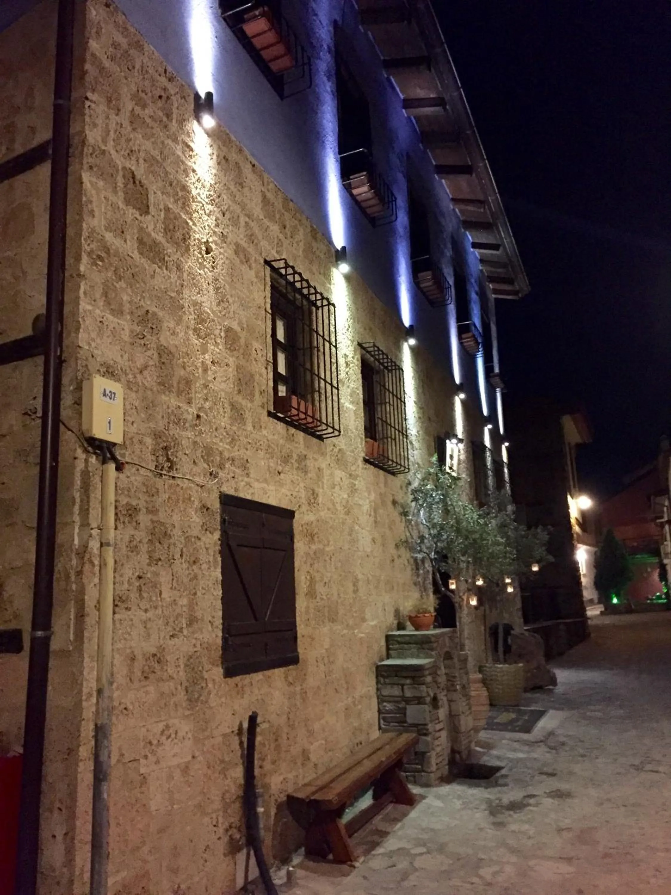 Facade/entrance in Varosi 4 Seasons