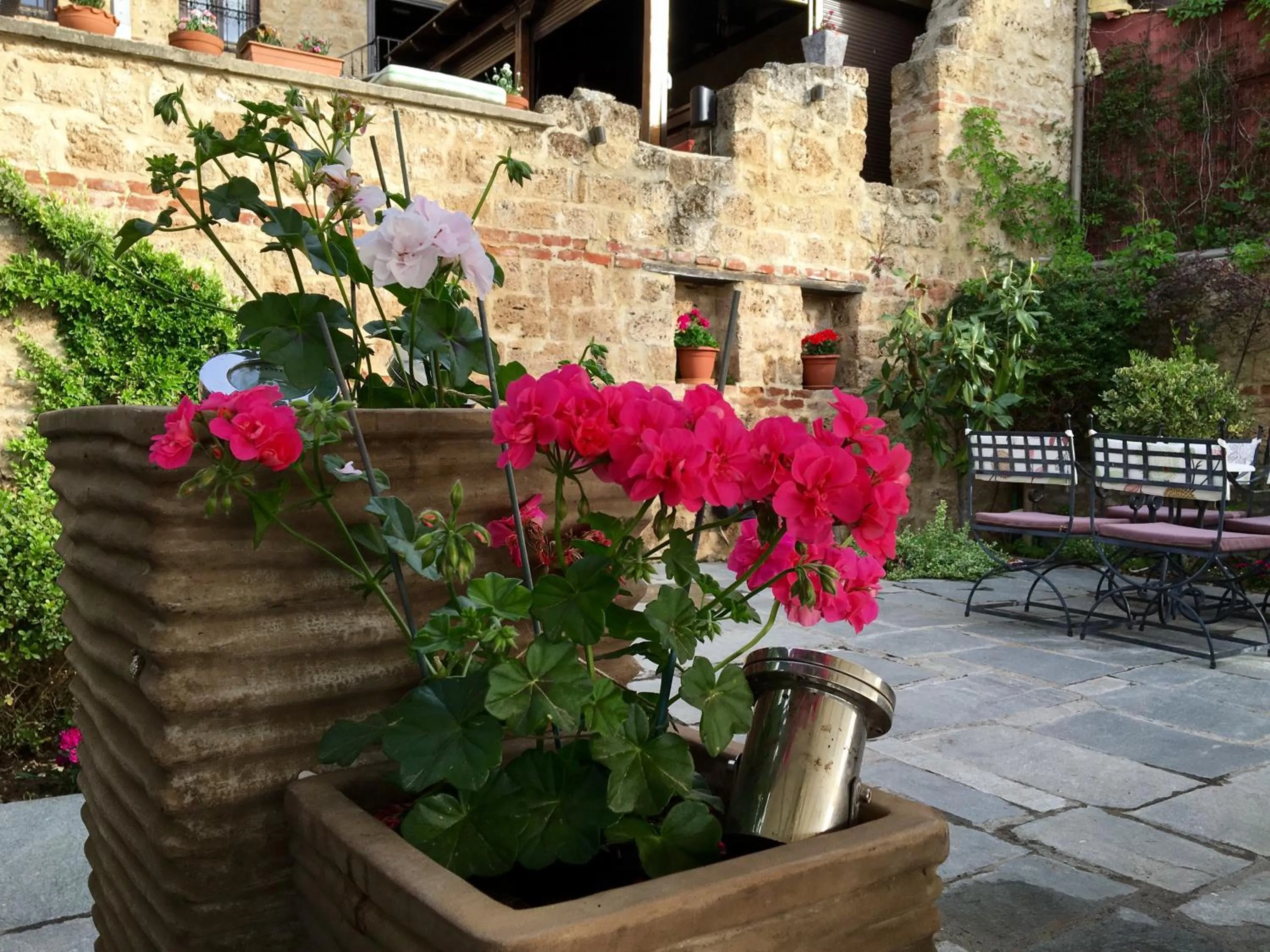 Garden in Varosi 4 Seasons