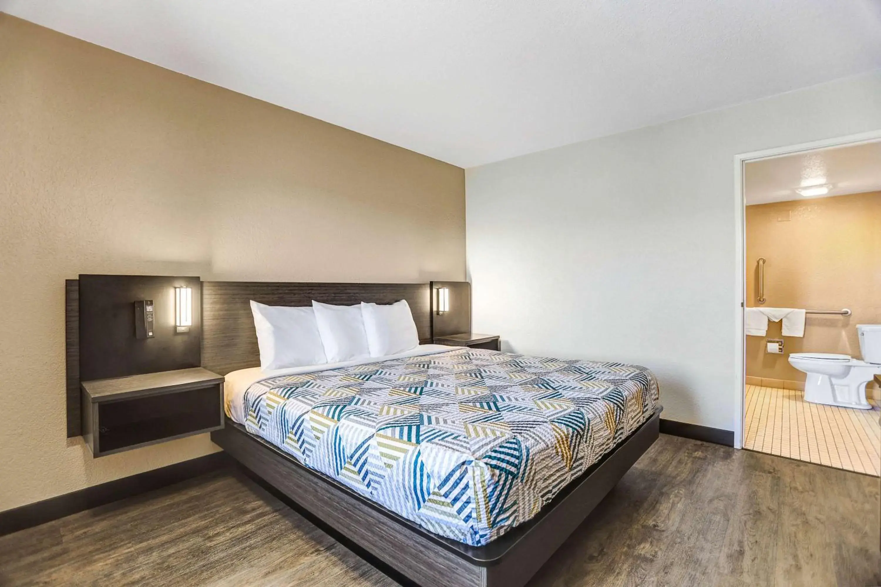 Photo of the whole room, Bed in Motel 6-Amarillo, TX - Airport Photo of the whole room, Bed in Motel 6-Amarillo, TX - Airport