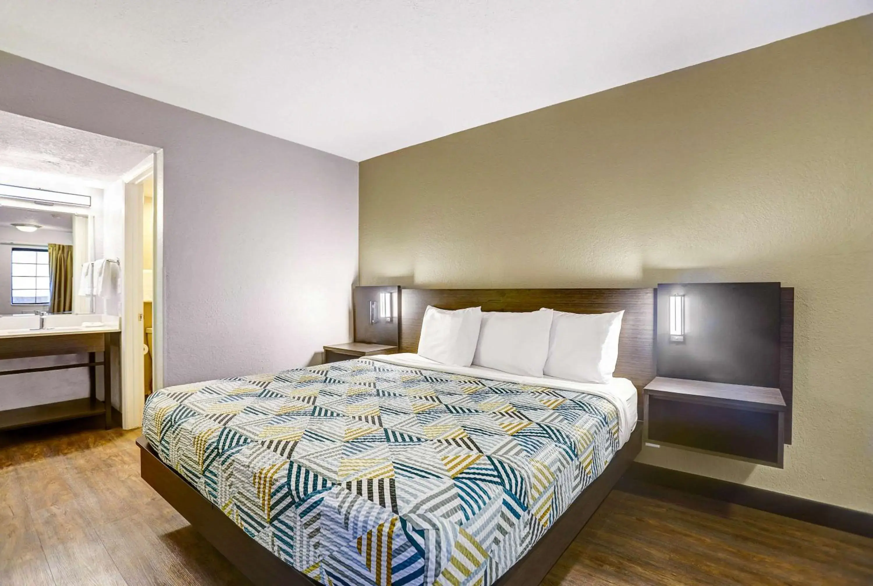 Photo of the whole room, Bed in Motel 6-Amarillo, TX - Airport Photo of the whole room, Bed in Motel 6-Amarillo, TX - Airport