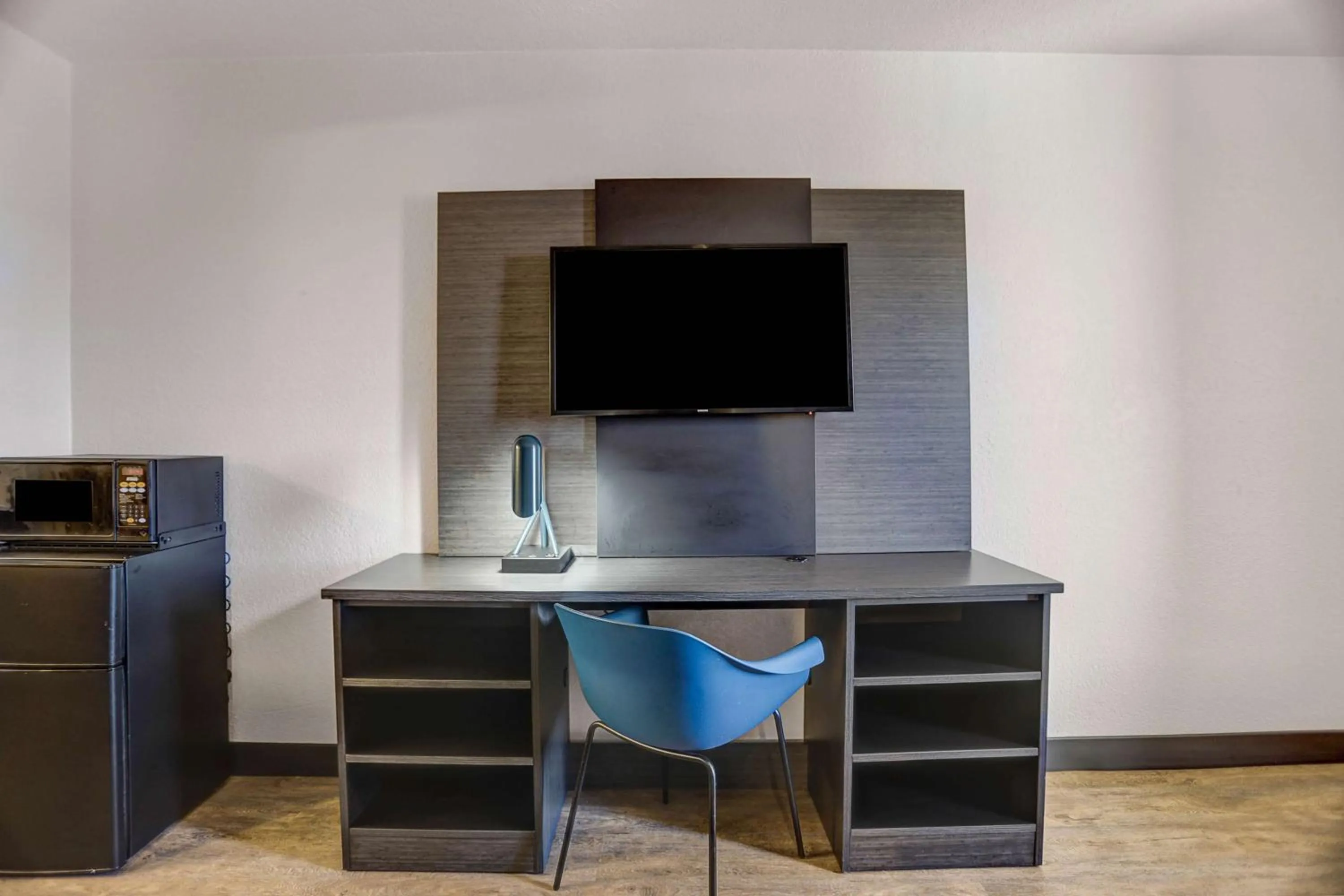 TV and multimedia in Motel 6-Amarillo, TX - Airport