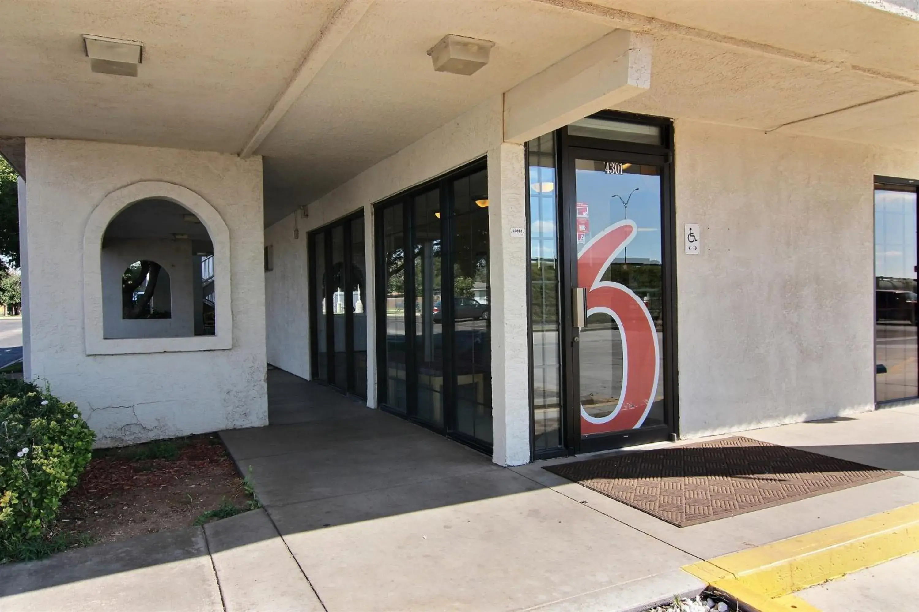 Facade/entrance in Motel 6-Amarillo, TX - Airport Facade/entrance in Motel 6-Amarillo, TX - Airport