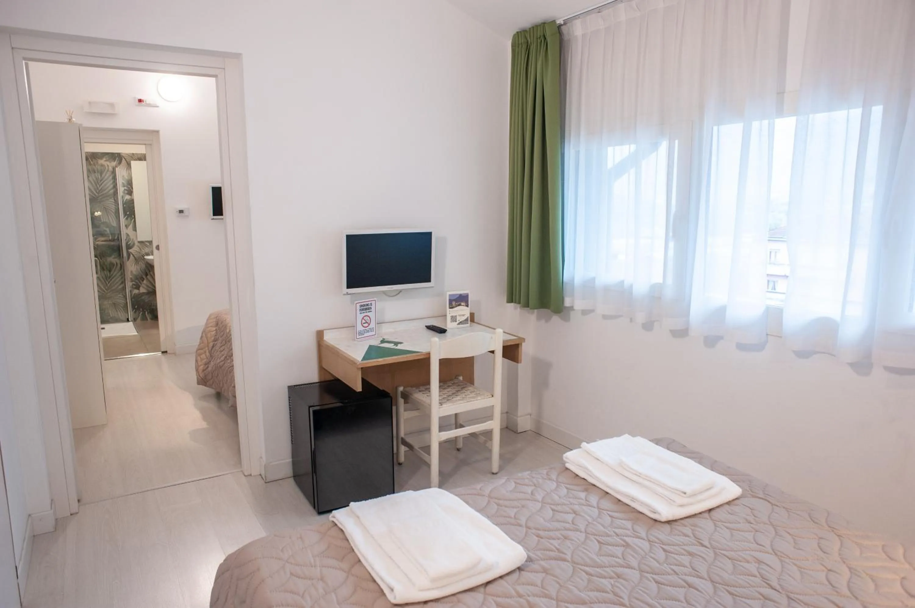 Bedroom, Bed in Hotel Giardino