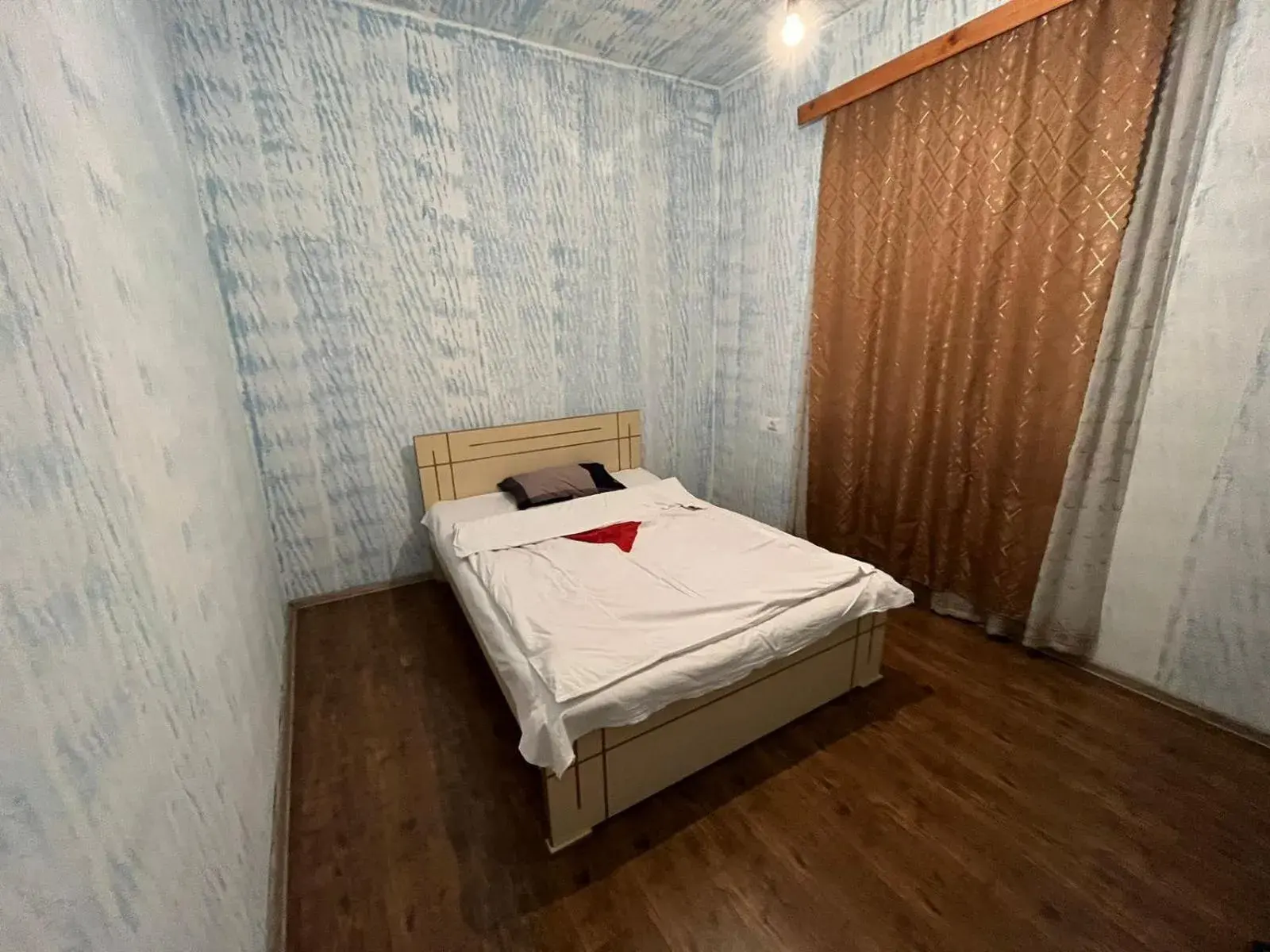 Deluxe Double Room (2 Adults + 1 Child) in Farmer's Guest House Deluxe Double Room (2 Adults + 1 Child) in Farmer's Guest House
