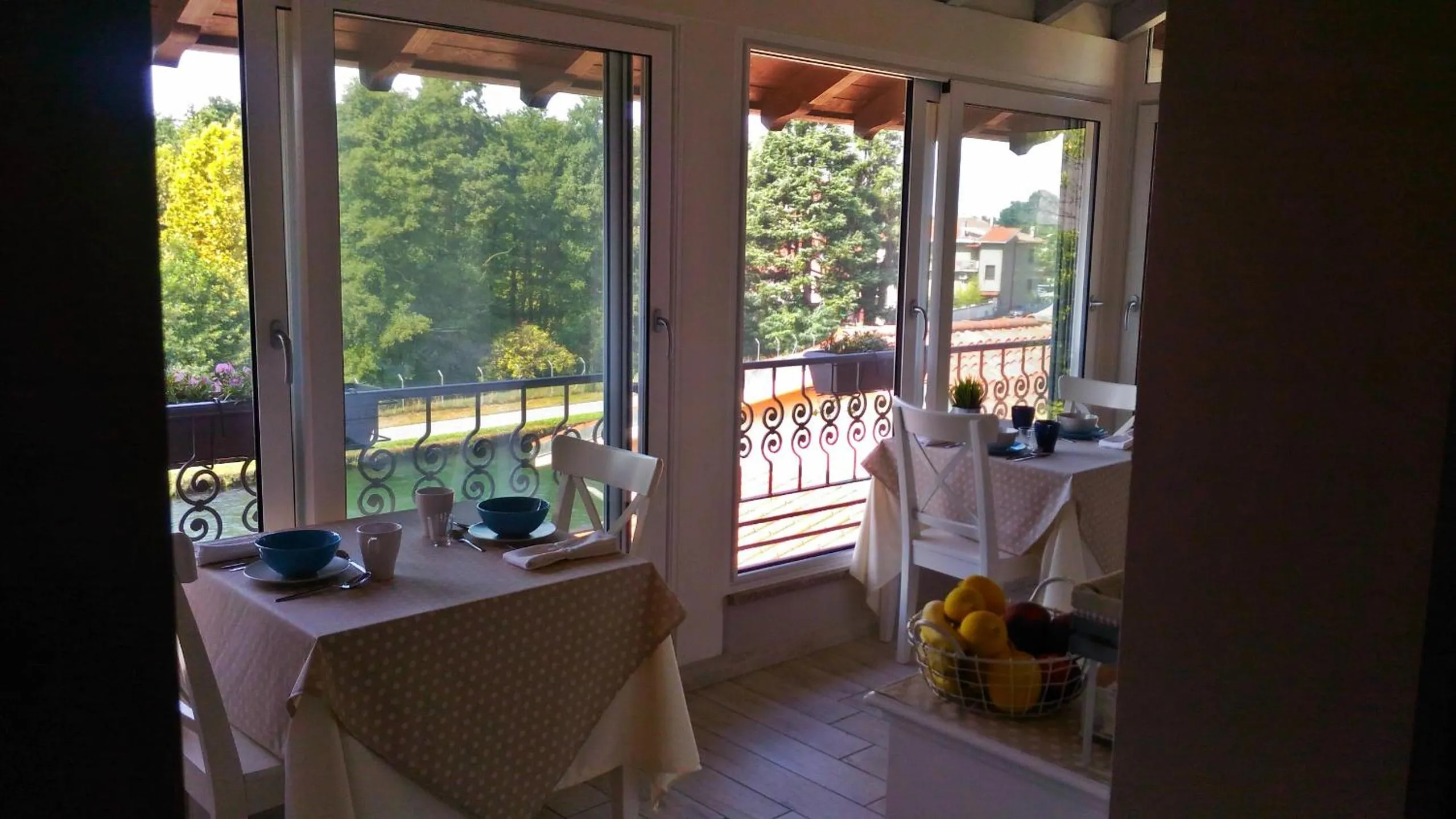 Restaurant/places to eat in La Terrazza sul Naviglio B&B