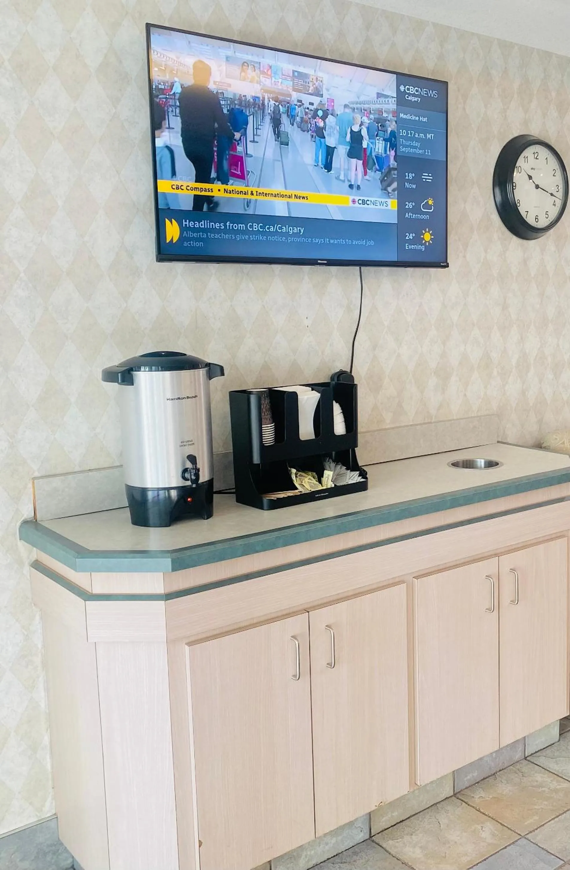 TV and multimedia in Motel 6-Red Deer, AB