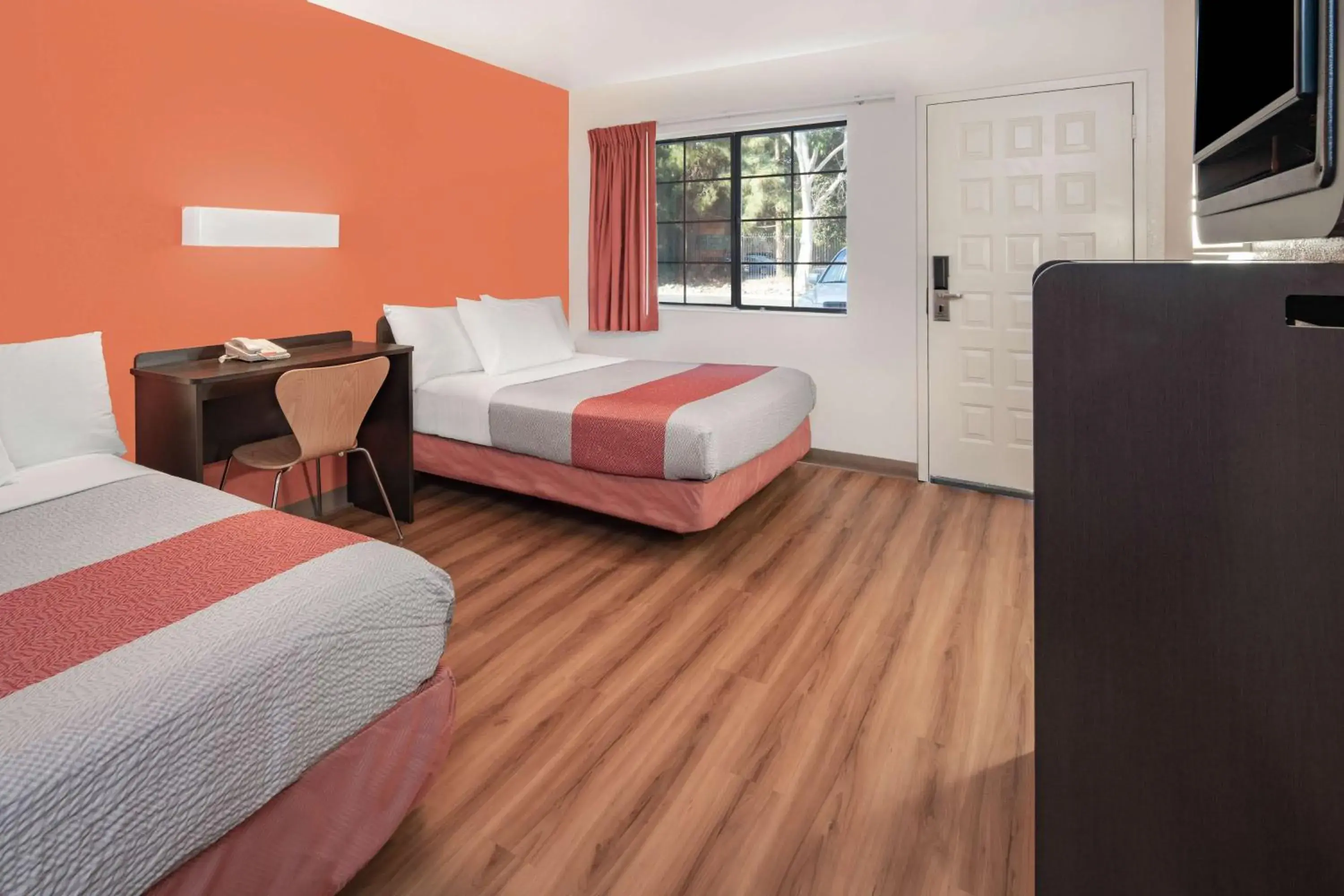 Quadruple Room - Disability Access - Roll in Shower in Motel 6-Thousand Oaks, CA Quadruple Room - Disability Access - Roll in Shower in Motel 6-Thousand Oaks, CA