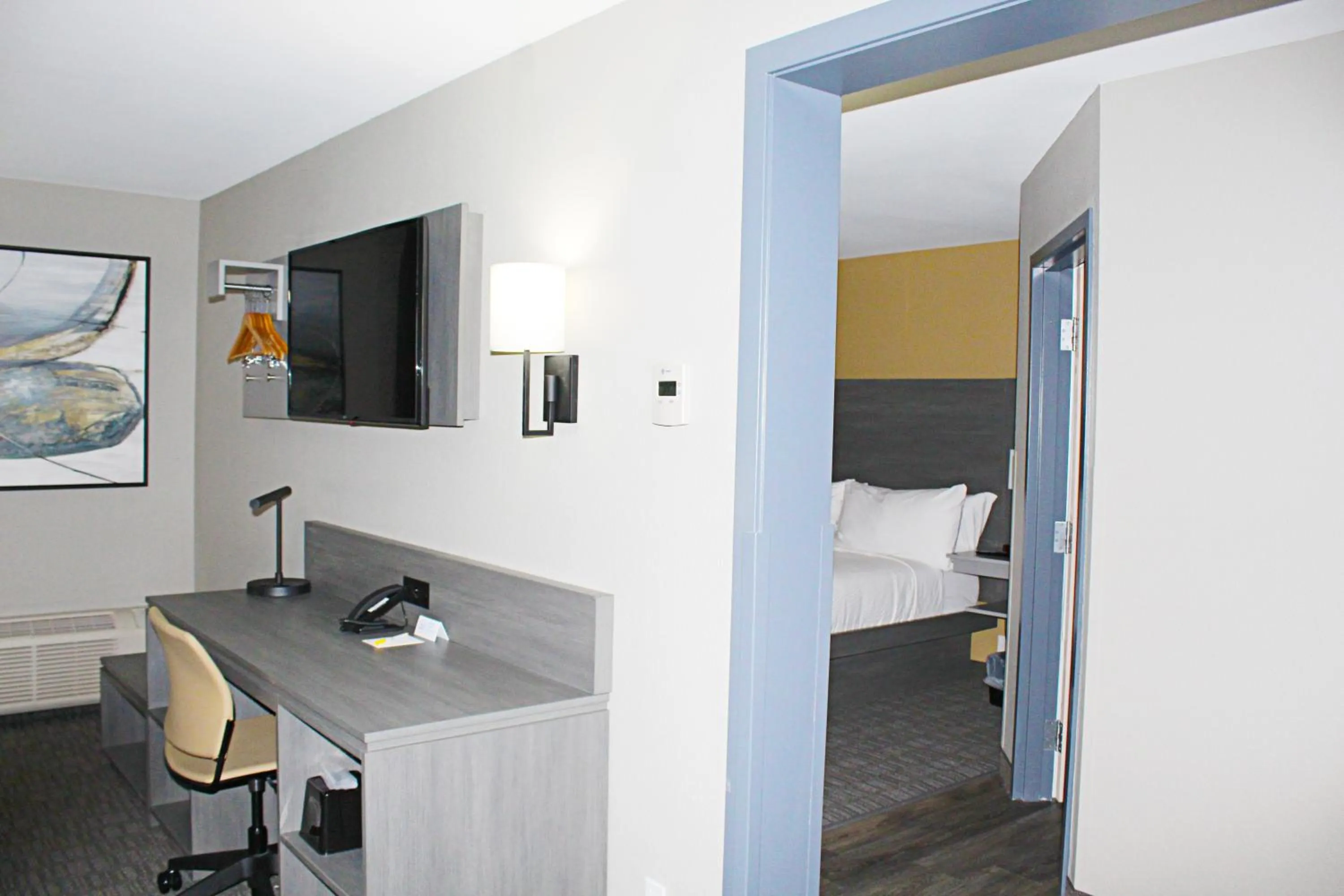 Bedroom, Bed in Days Inn by Wyndham Stony Plain