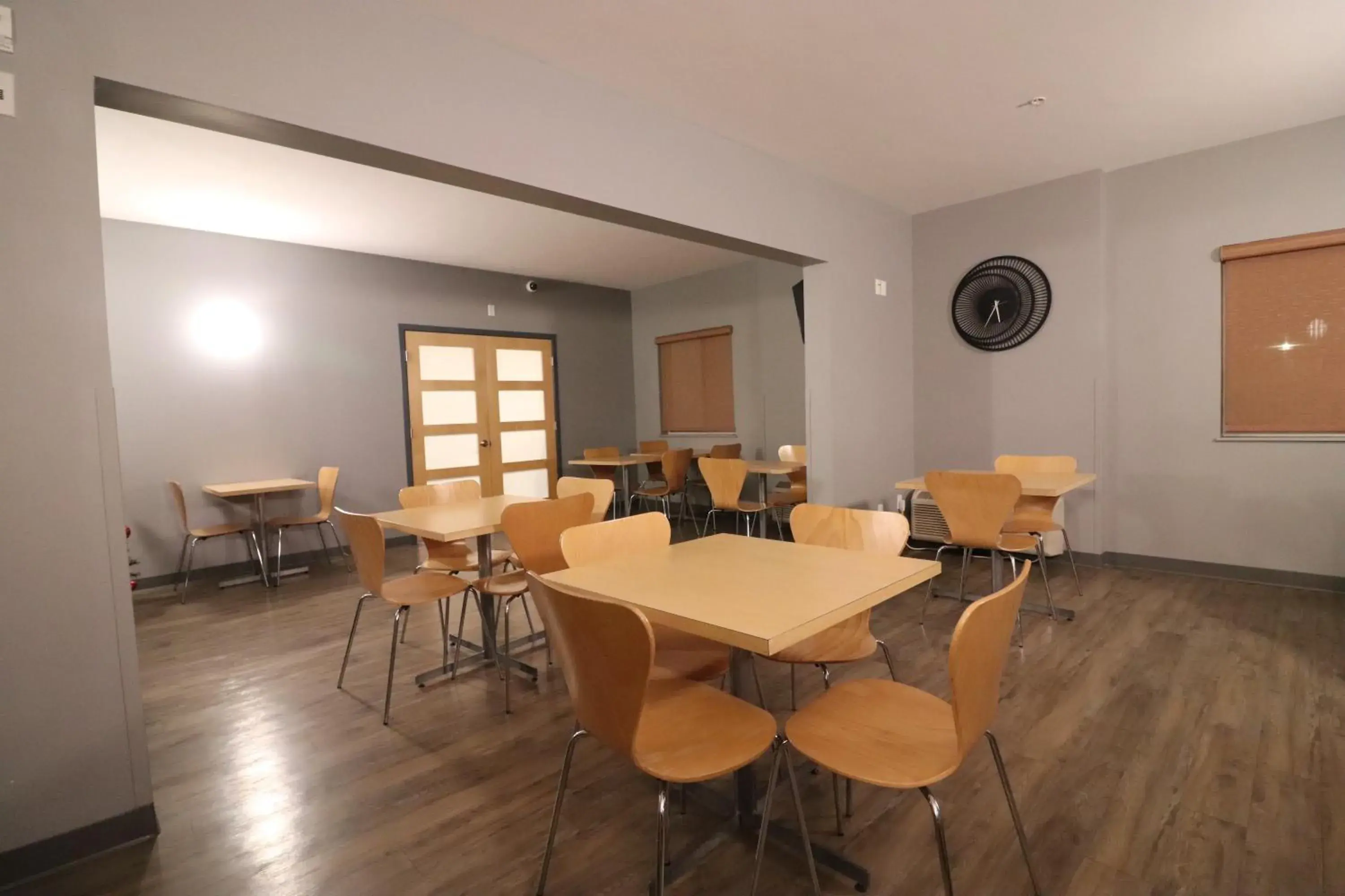 Breakfast in Days Inn by Wyndham Stony Plain Breakfast in Days Inn by Wyndham Stony Plain