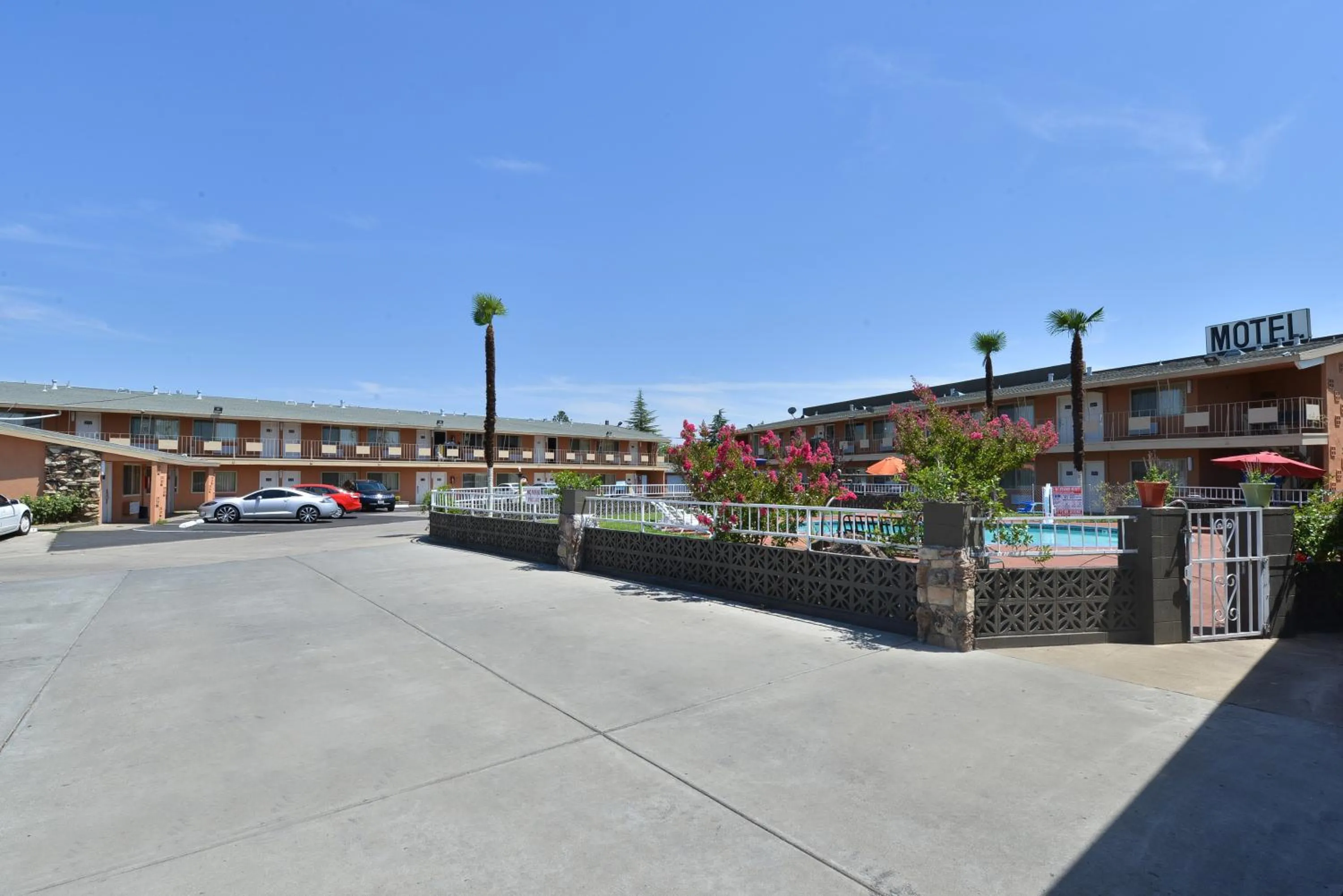 Property building in Americas Best Value Inn Red Bluff