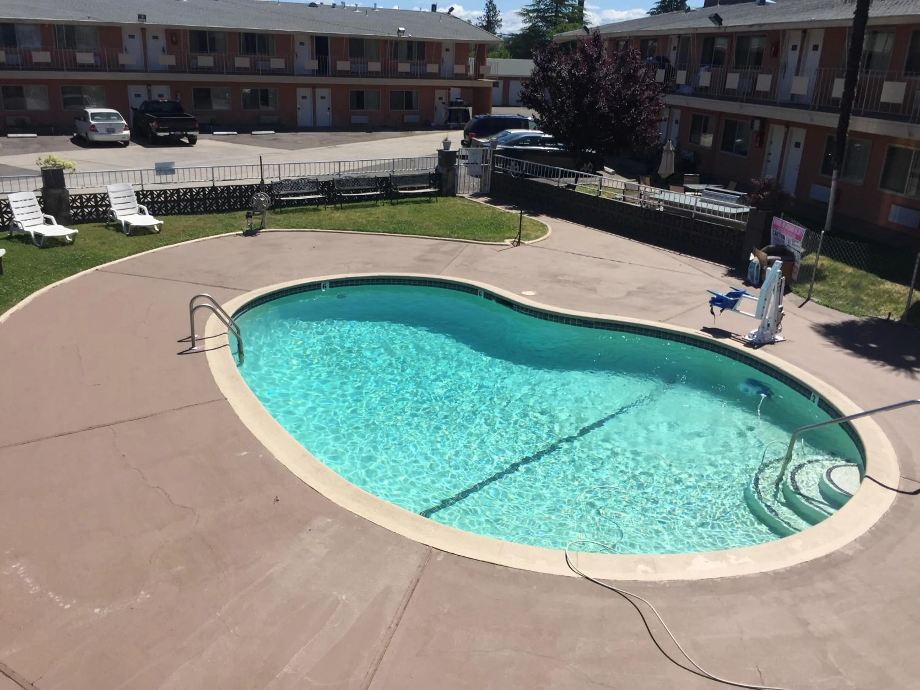 Swimming Pool in Americas Best Value Inn Red Bluff