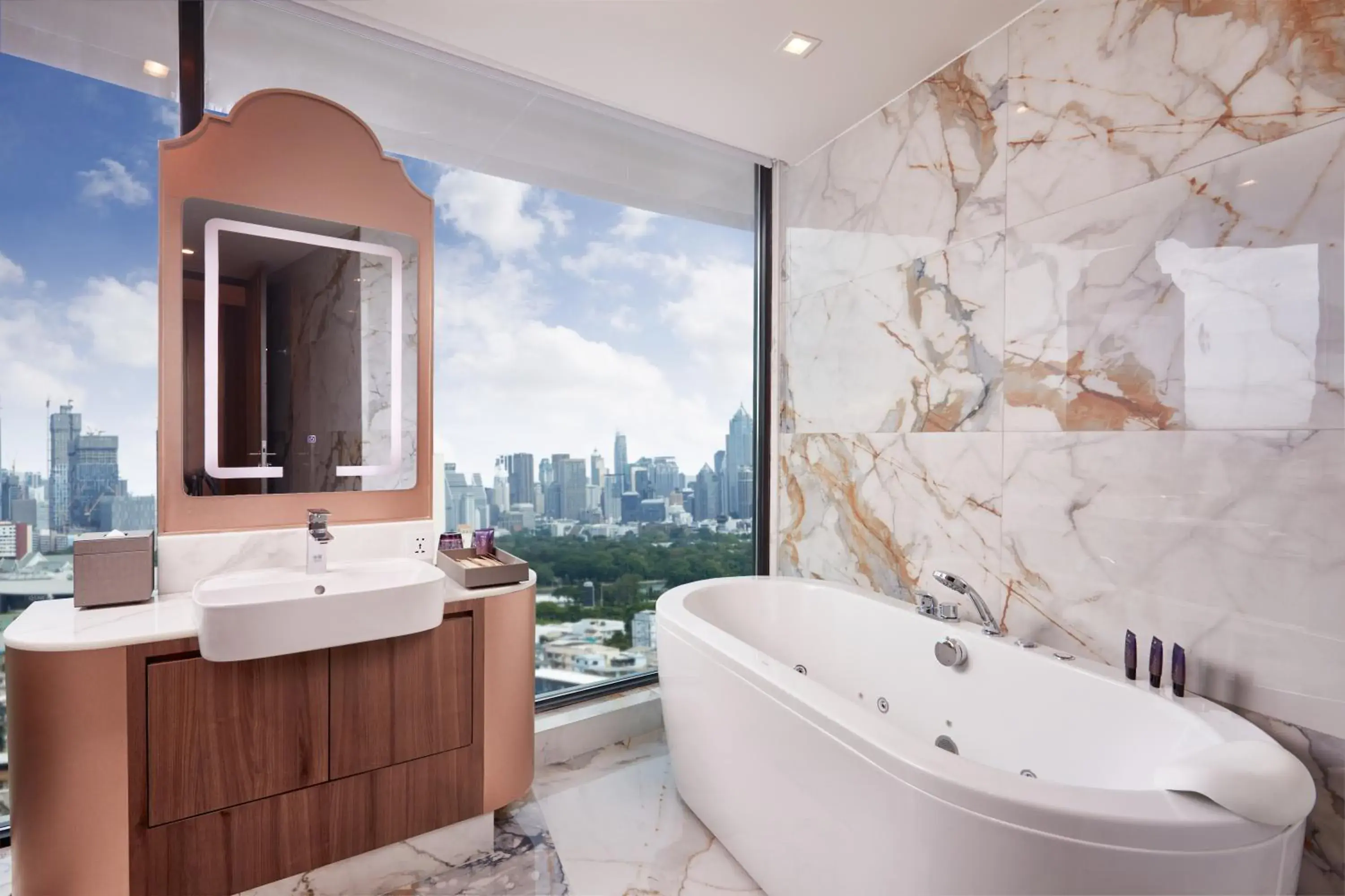 Executive Suite Club Lounge Access in Valia Hotel Bangkok Executive Suite Club Lounge Access in Valia Hotel Bangkok