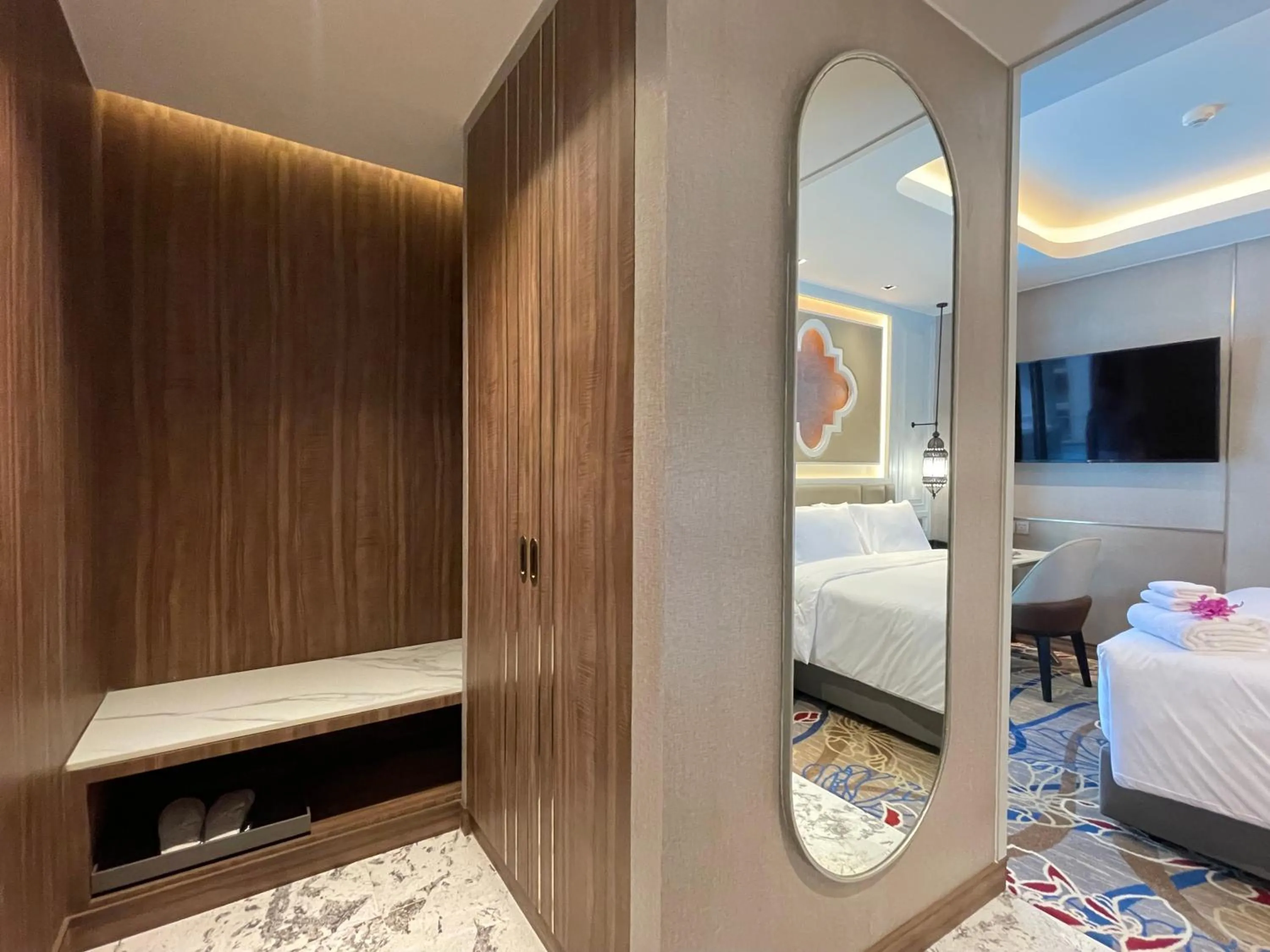 wardrobe, Bed in Valia Hotel Bangkok