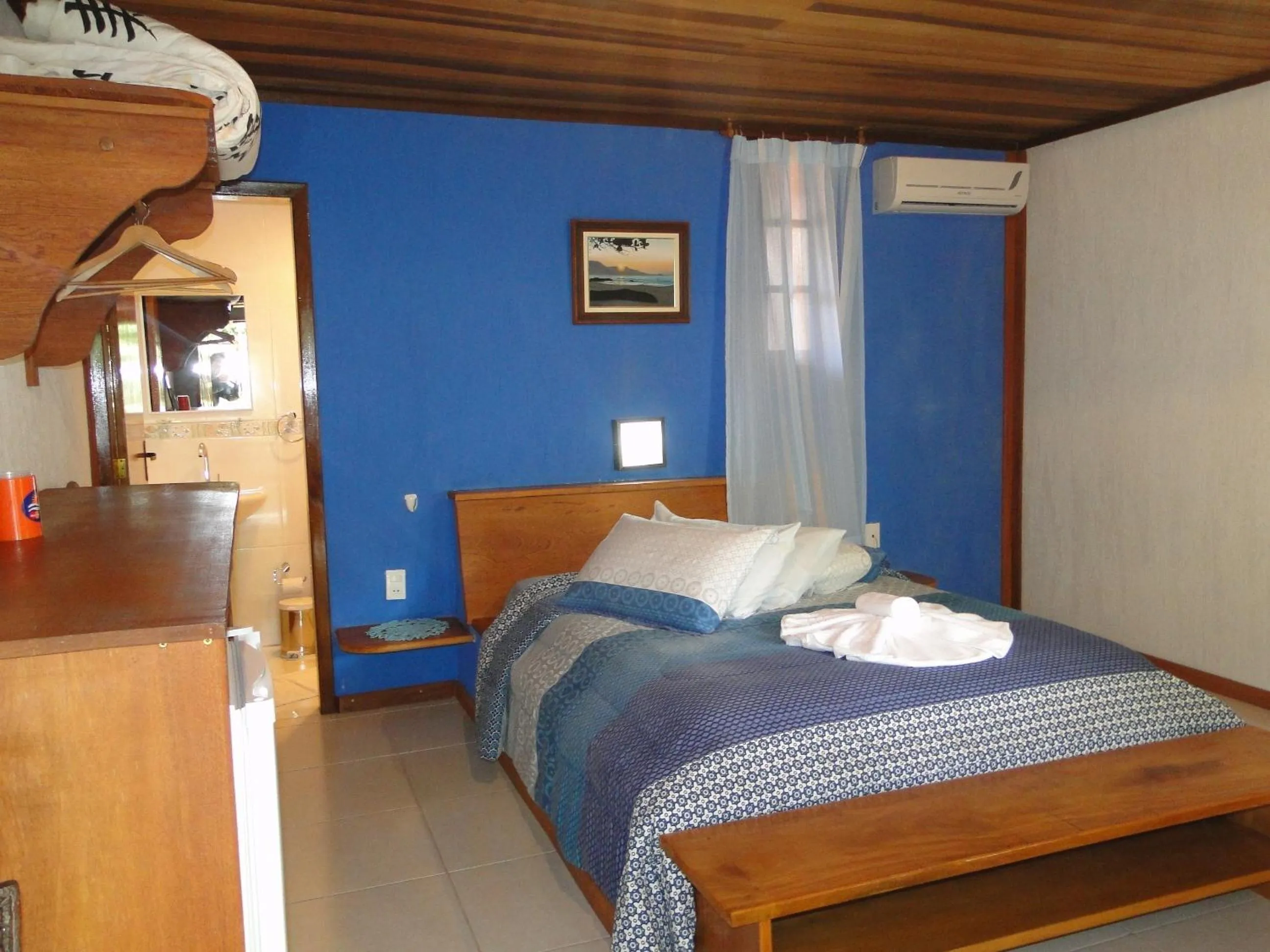 Photo of the whole room, Bed in Pousada Caúca