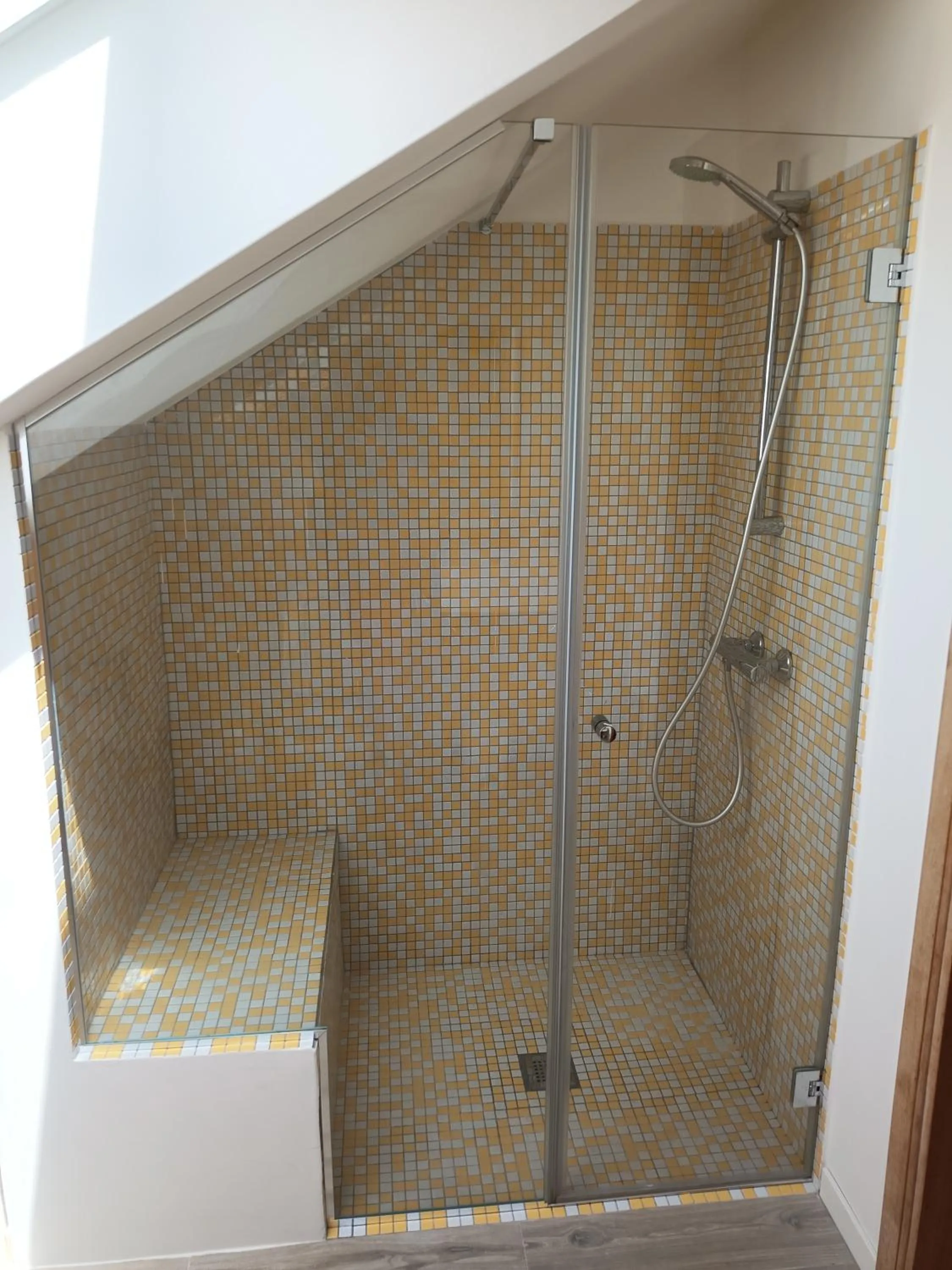 Shower in Villa Grande