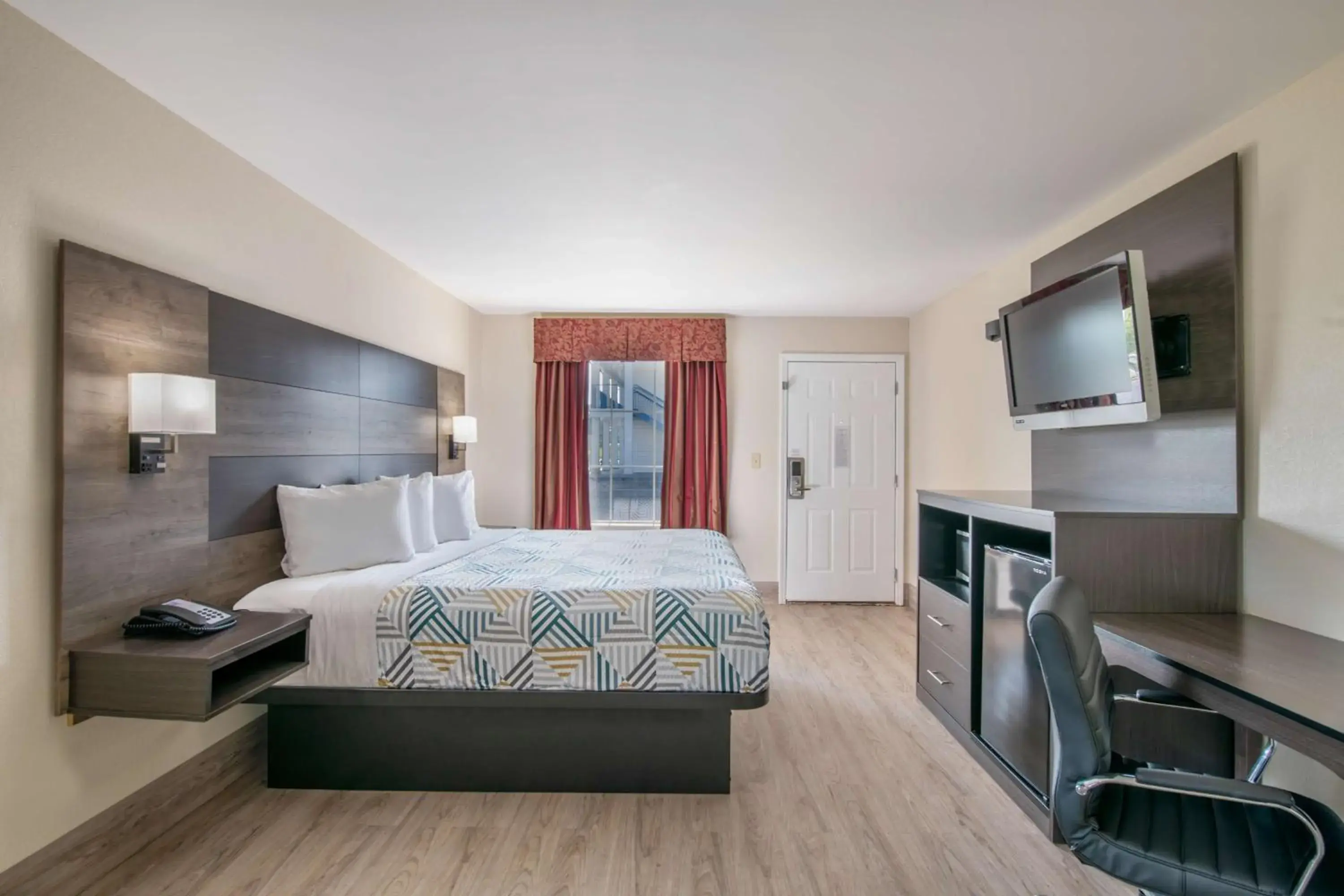 Bedroom, Bed in Motel 6 Macon, GA I 475 Bedroom, Bed in Motel 6 Macon, GA I 475