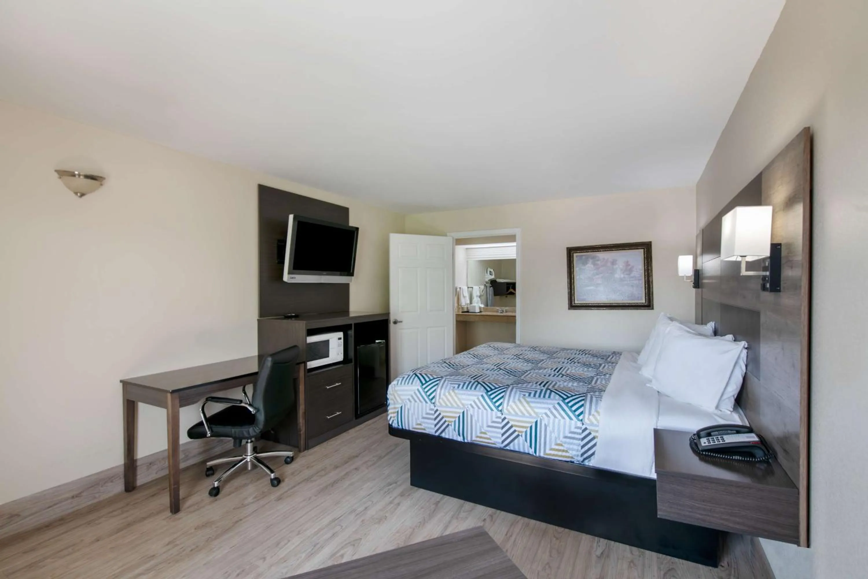 Bedroom, Bed in Motel 6 Macon, GA I 475