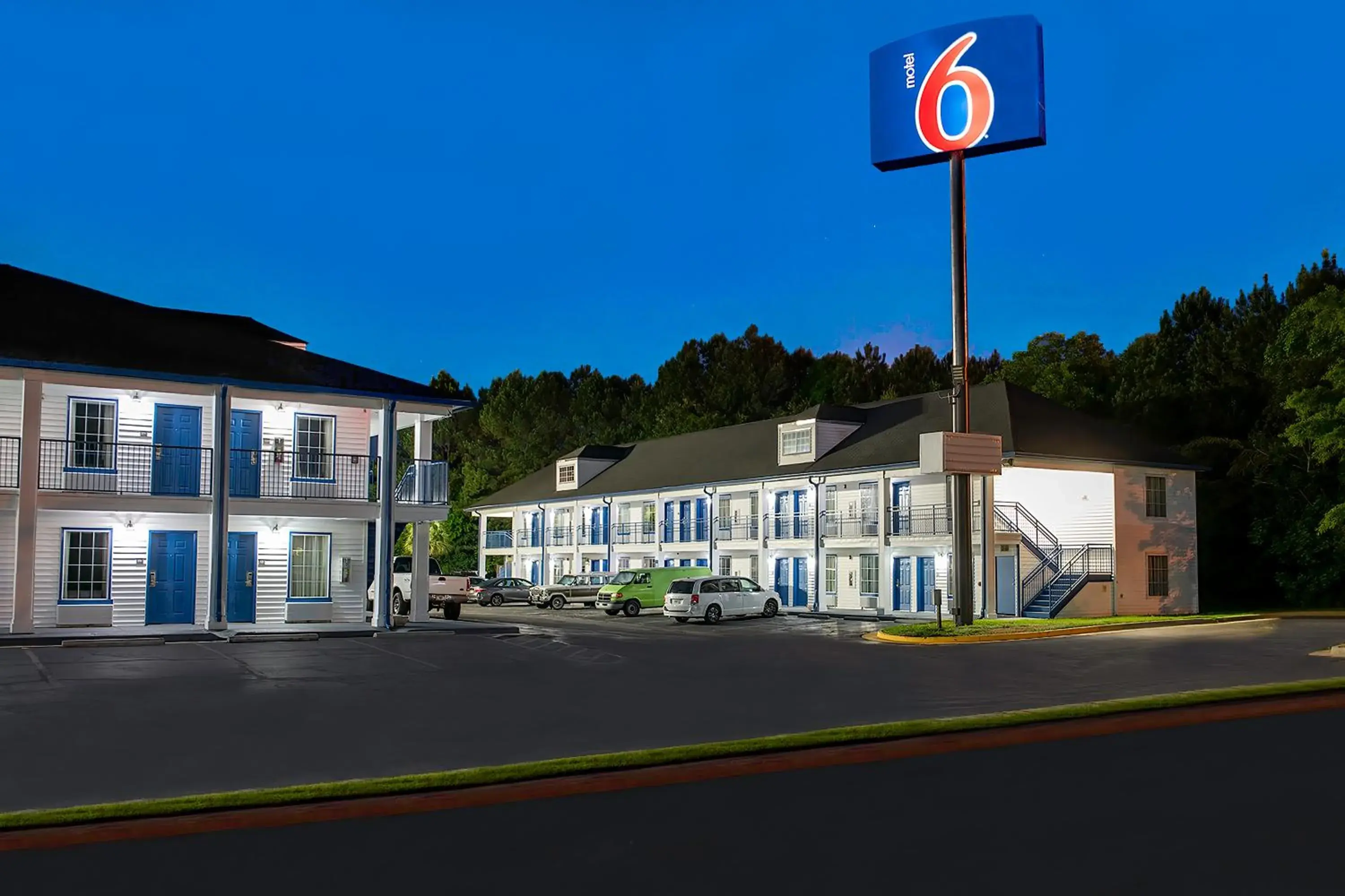Property building in Motel 6 Macon, GA I 475 Property building in Motel 6 Macon, GA I 475