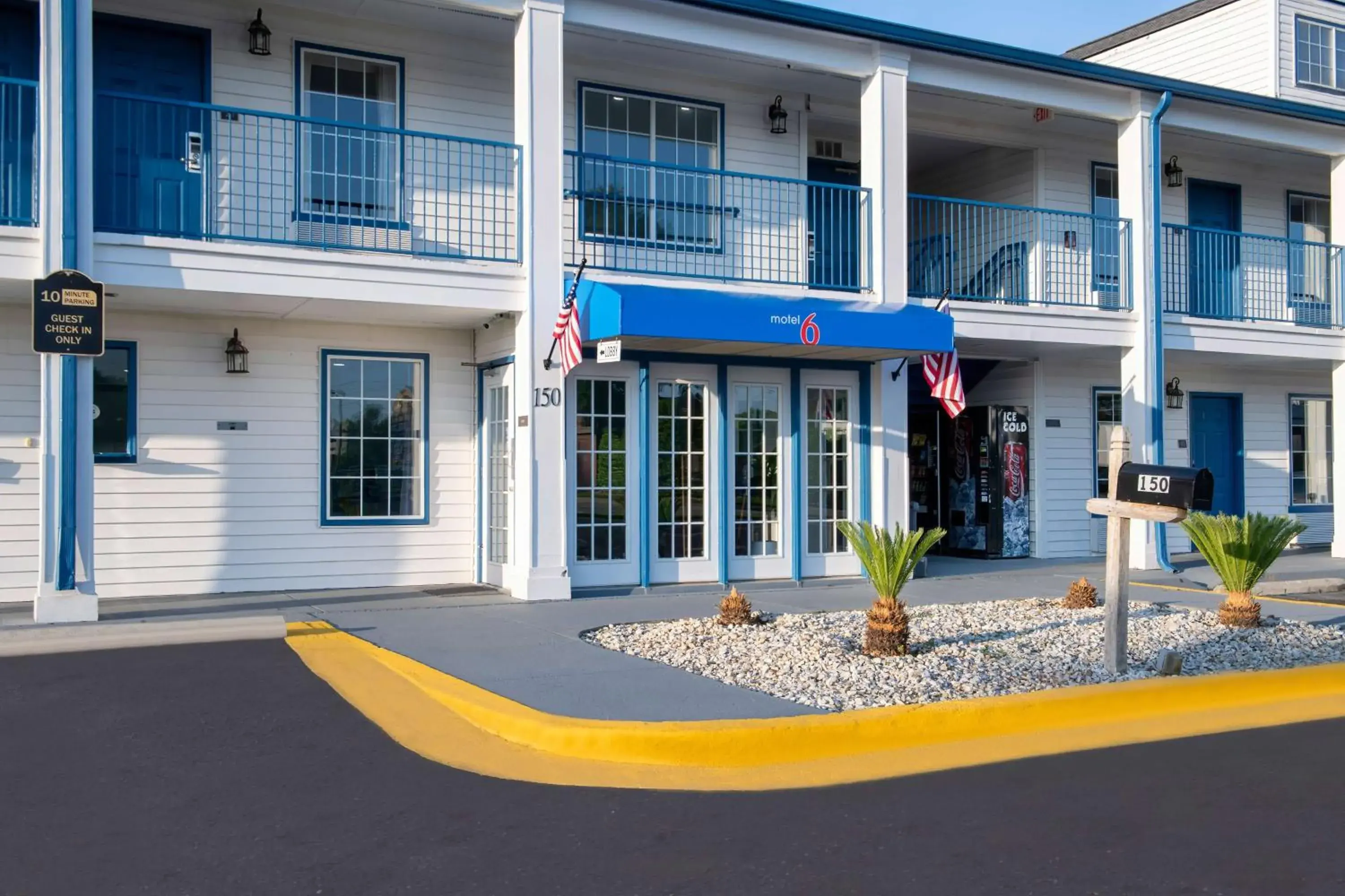 Property building in Motel 6 Macon, GA I 475 Property building in Motel 6 Macon, GA I 475